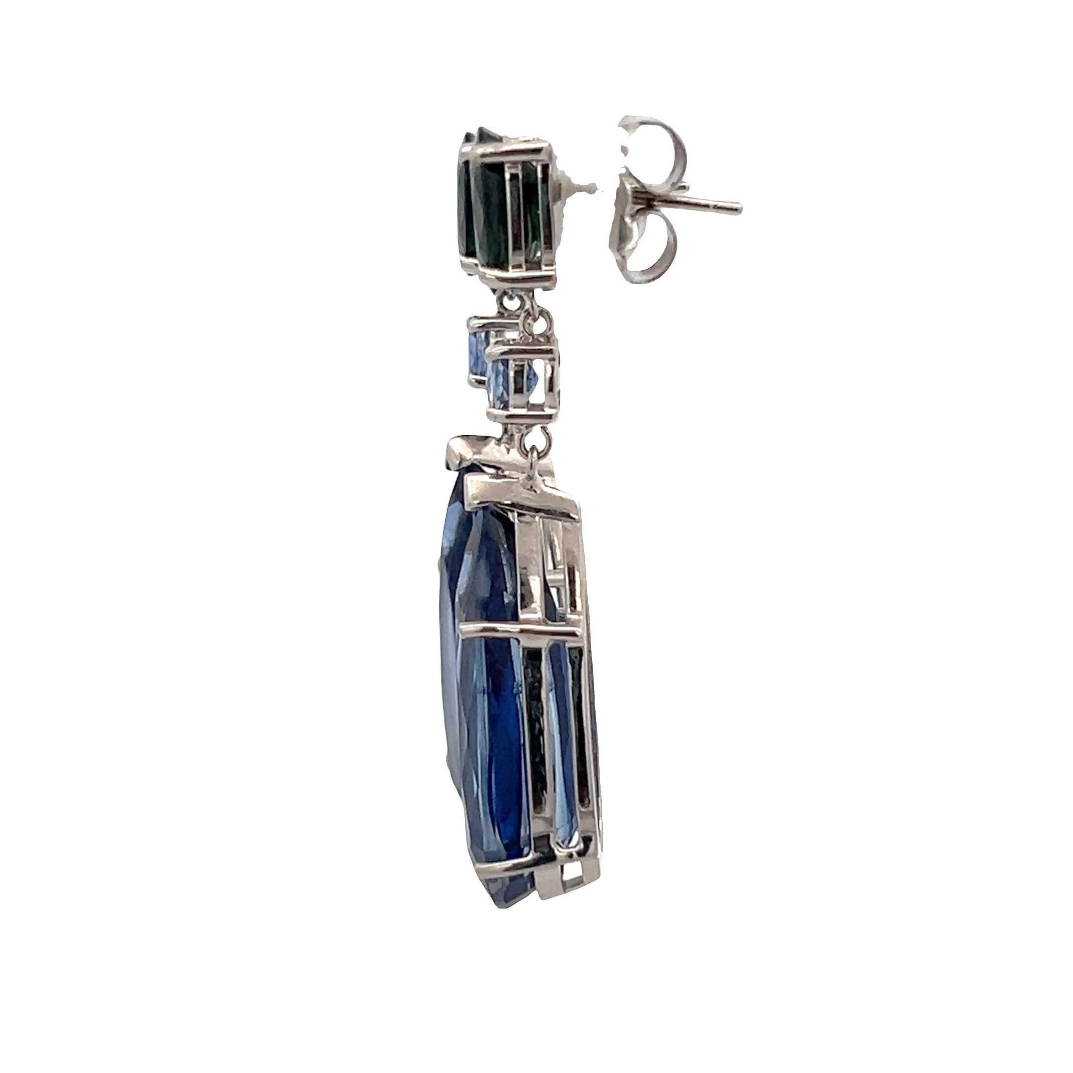 Taille poire Boucles d'oreilles gouttes de saphir en forme de poire en vente