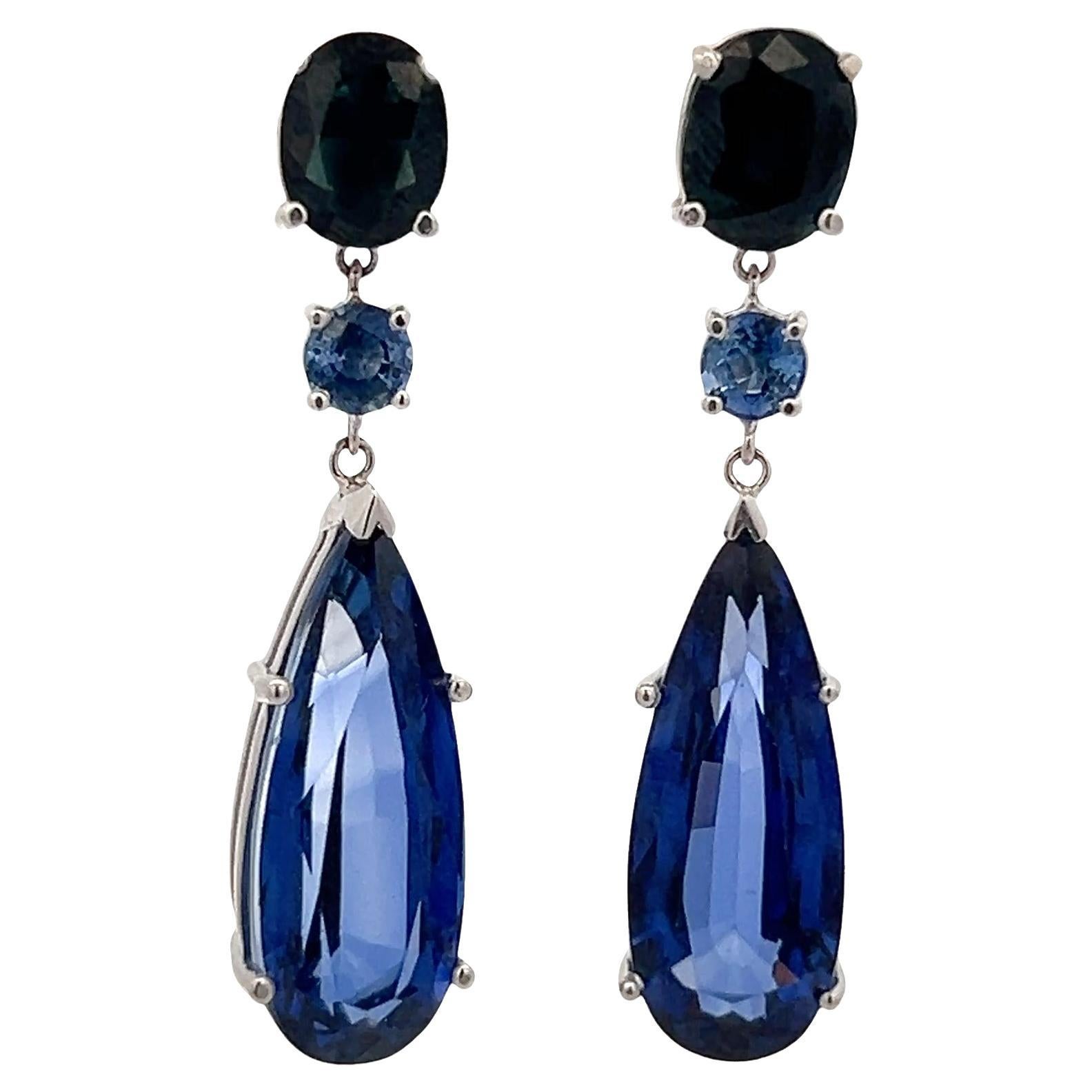 Boucles d'oreilles gouttes de saphir en forme de poire en vente