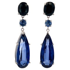 Boucles d'oreilles gouttes de saphir en forme de poire