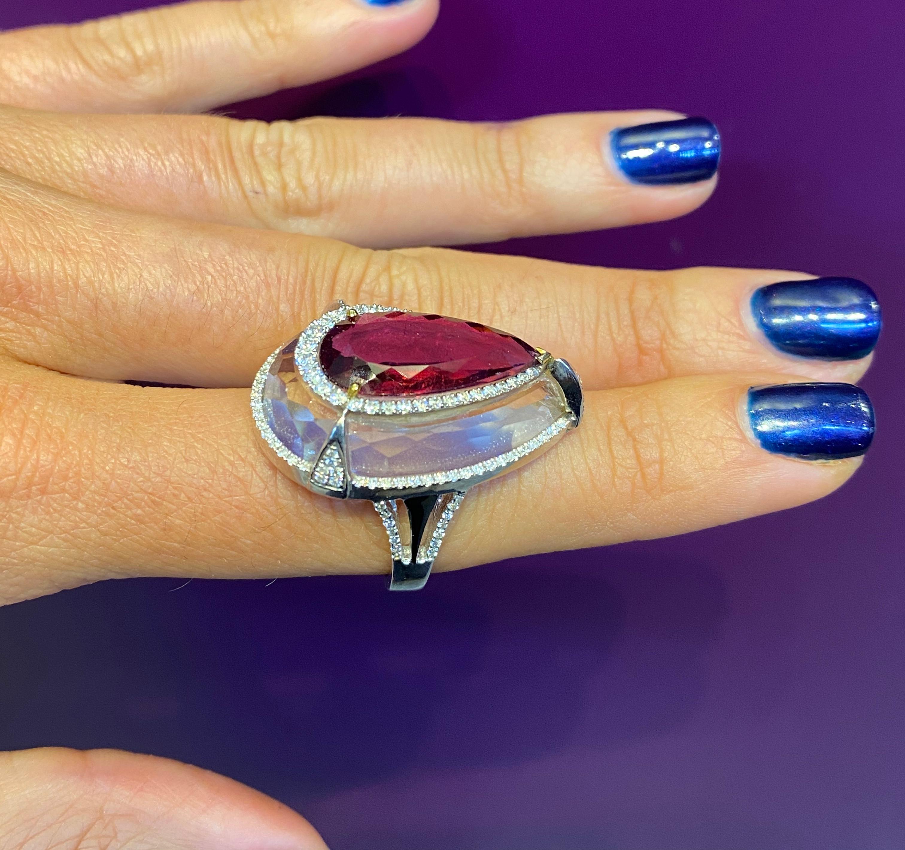 Pear Shape Tourmaline Set in Rock Crystal Ring In condizioni Nuovo in vendita a New York, NY