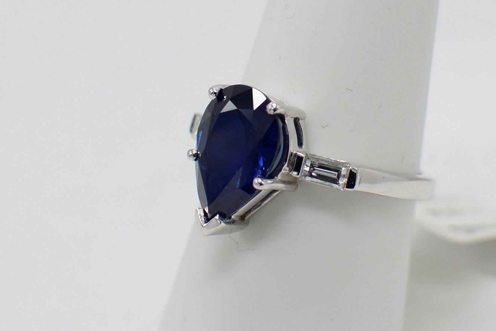 Pear Cut  GIA Certified 4.20 Carat Pear Shape blue  sapphire Ring  in Platinum. For Sale