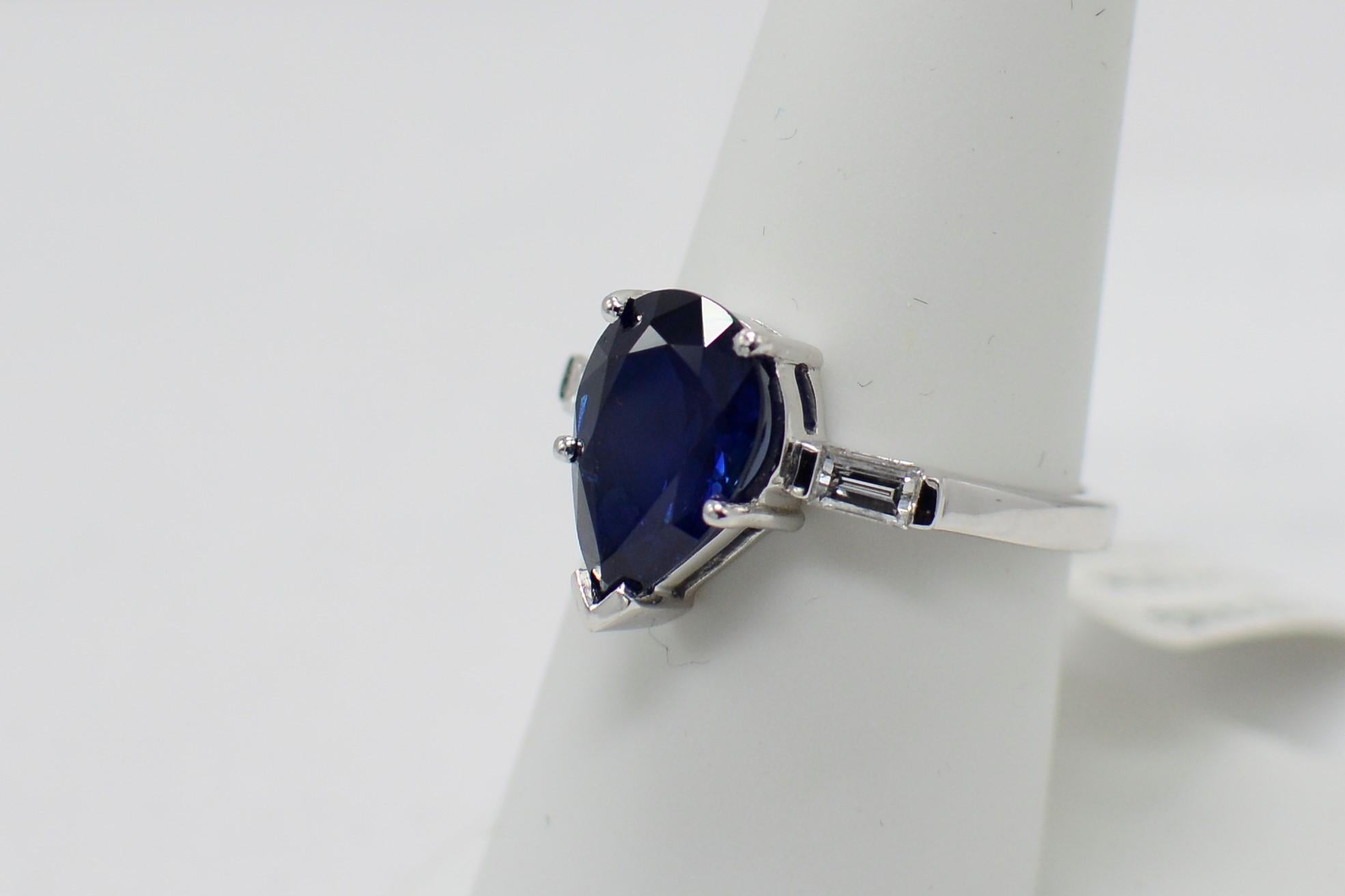  GIA Certified 4.20 Carat Pear Shape blue  sapphire Ring  in Platinum. In New Condition For Sale In Brooklyn, NY