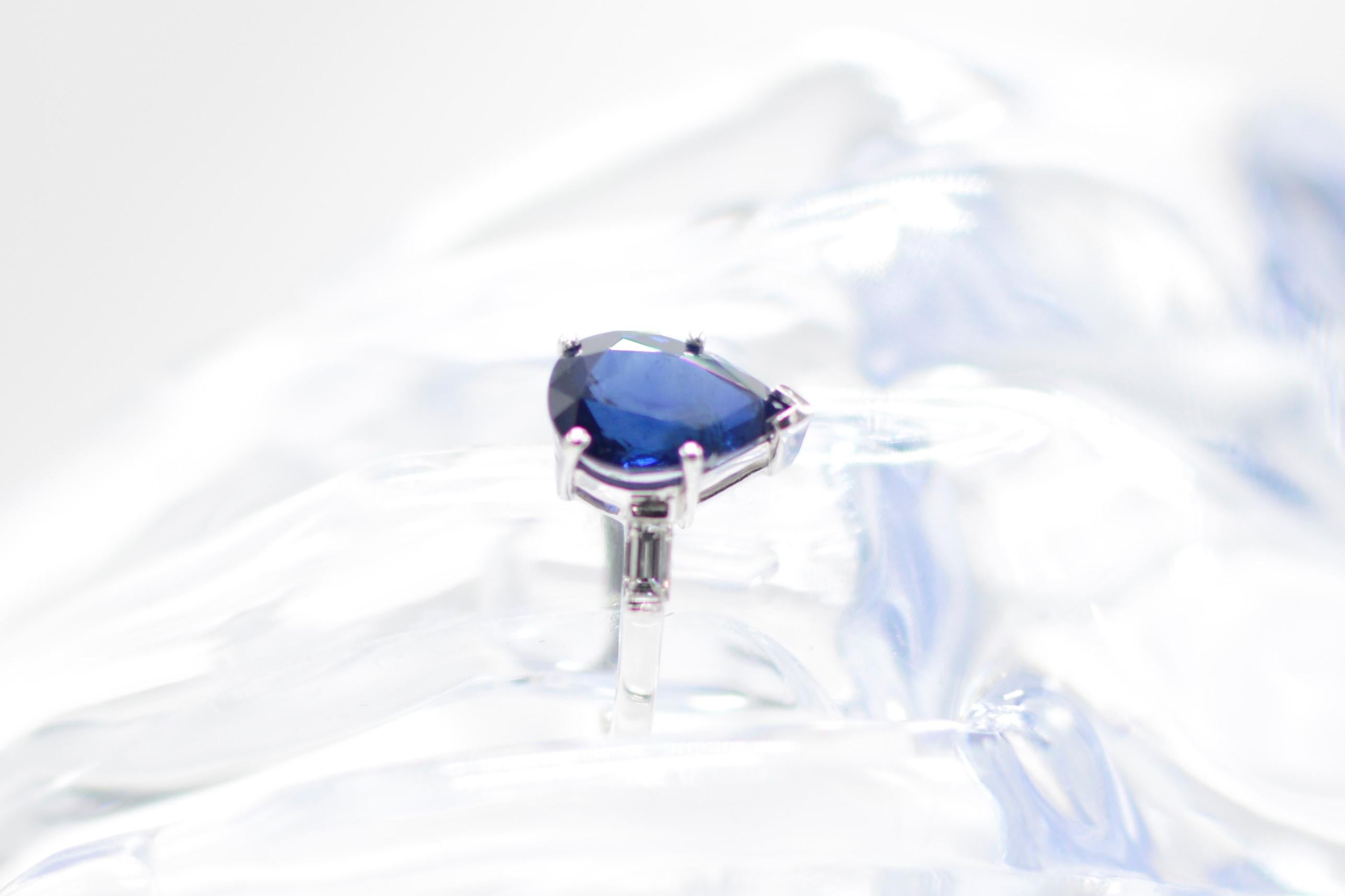  GIA Certified 4.20 Carat Pear Shape blue  sapphire Ring  in Platinum. For Sale 2