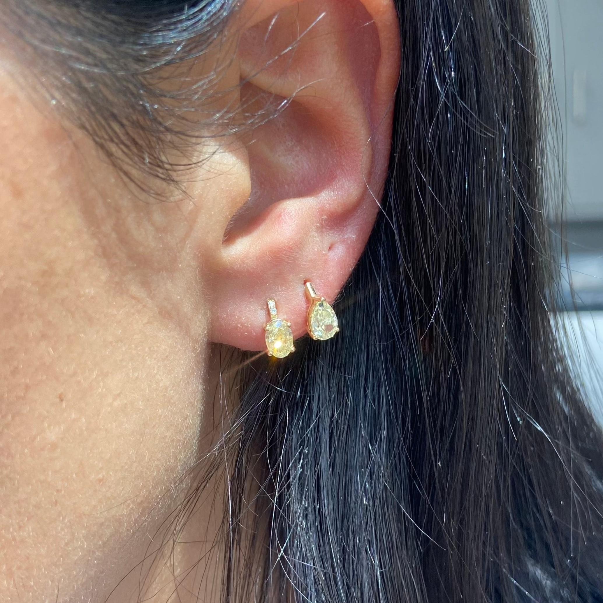 Rare Colors - Pear Shape Yellow Diamond Huggie Earrings In New Condition For Sale In New York, NY