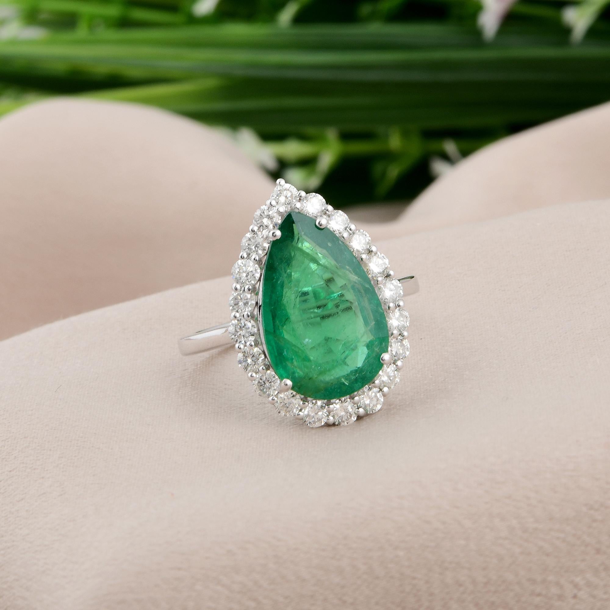 Modern Pear Shape Natural Emerald Gemstone Cocktail Ring Diamond 18 Karat White Gold For Sale