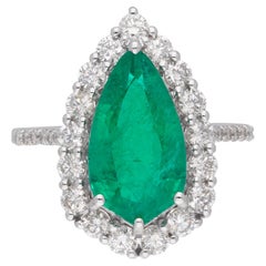 Pear Shape Natural Emerald Gemstone Cocktail Ring Diamond 18 Karat White Gold