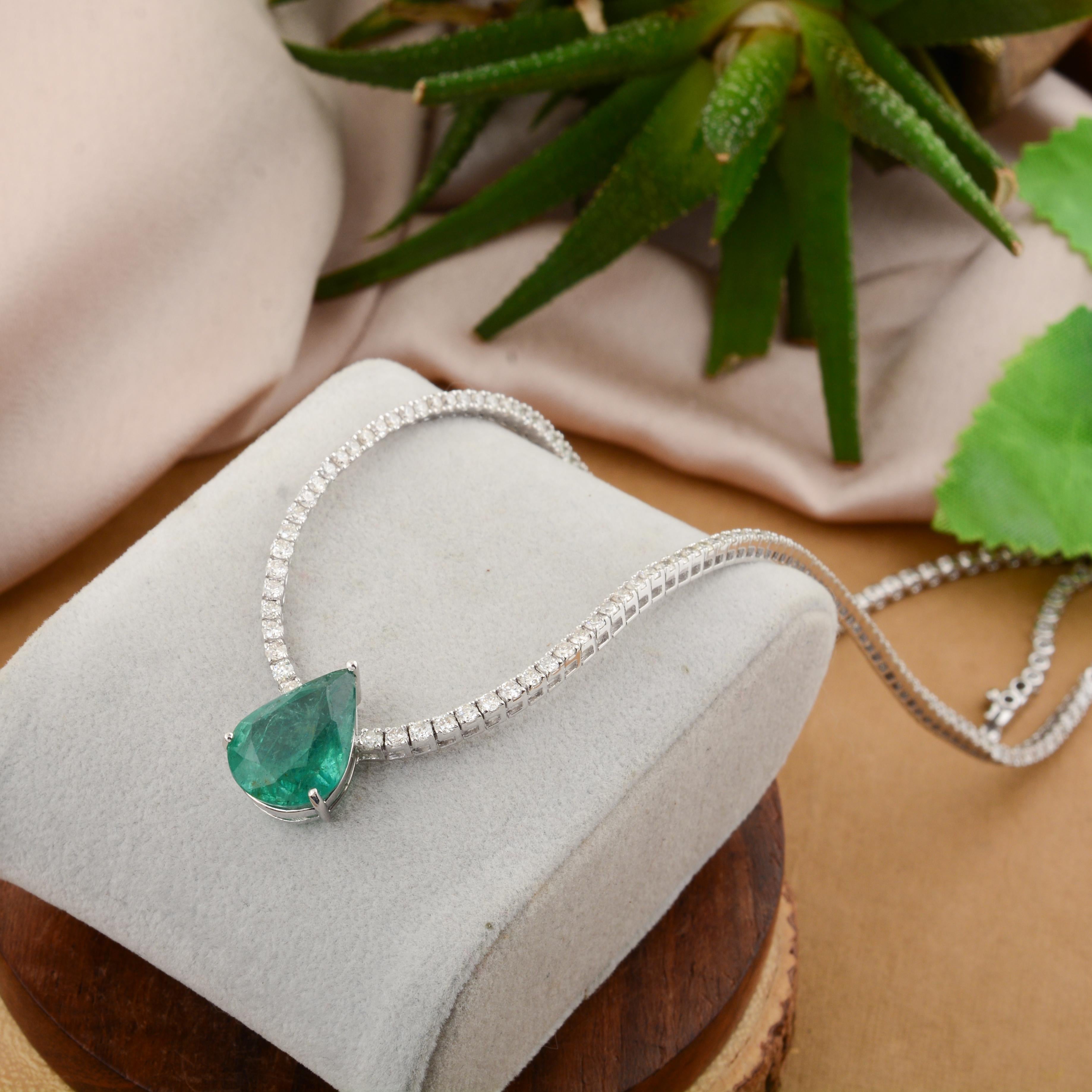 Pear Shape Zambian Emerald Gemstone Necklace Diamond 14 Karat White Gold Jewelry For Sale 1