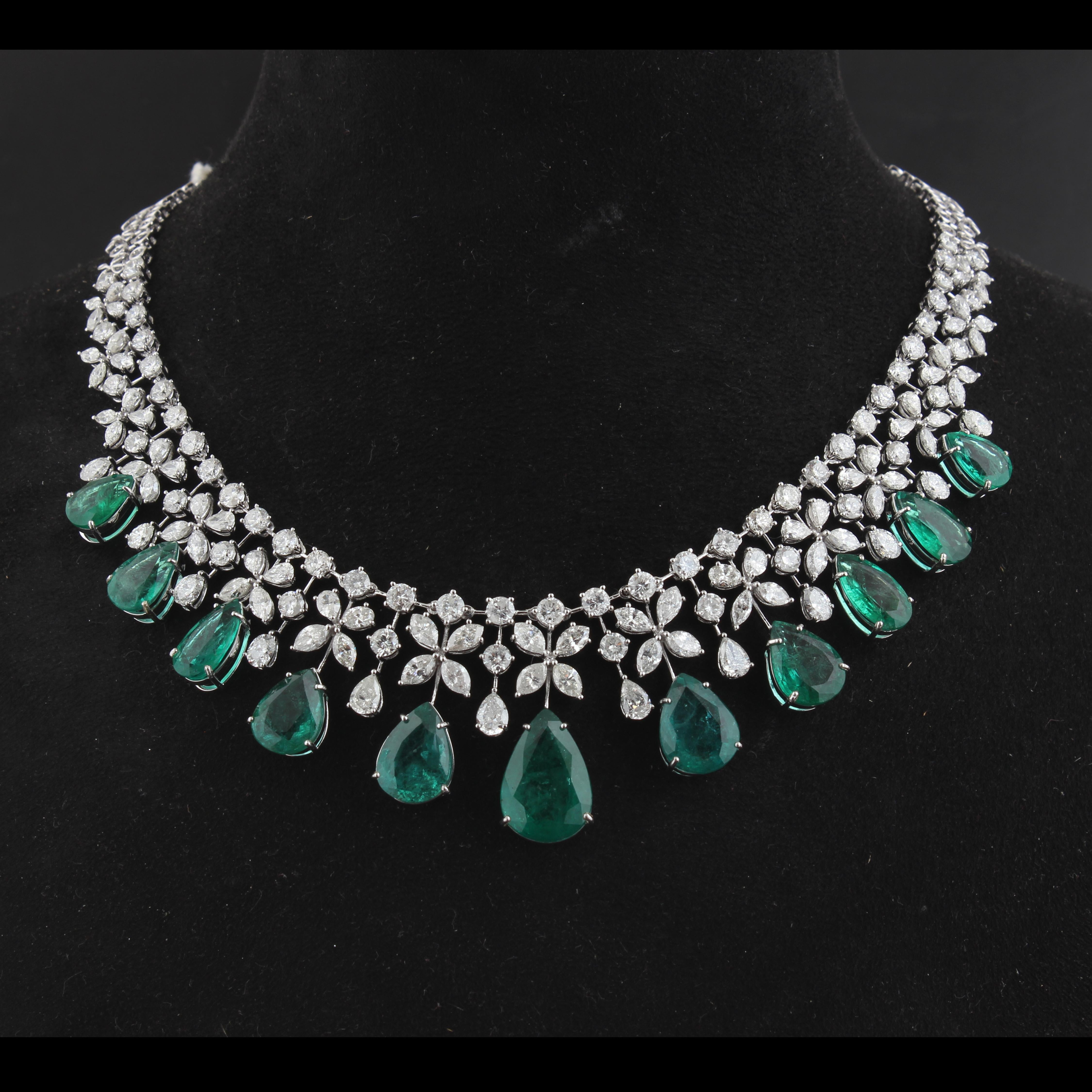 Pear Cut Pear Shape Natural Emerald Gemstone Necklace Diamond Pave 18 Karat White Gold For Sale