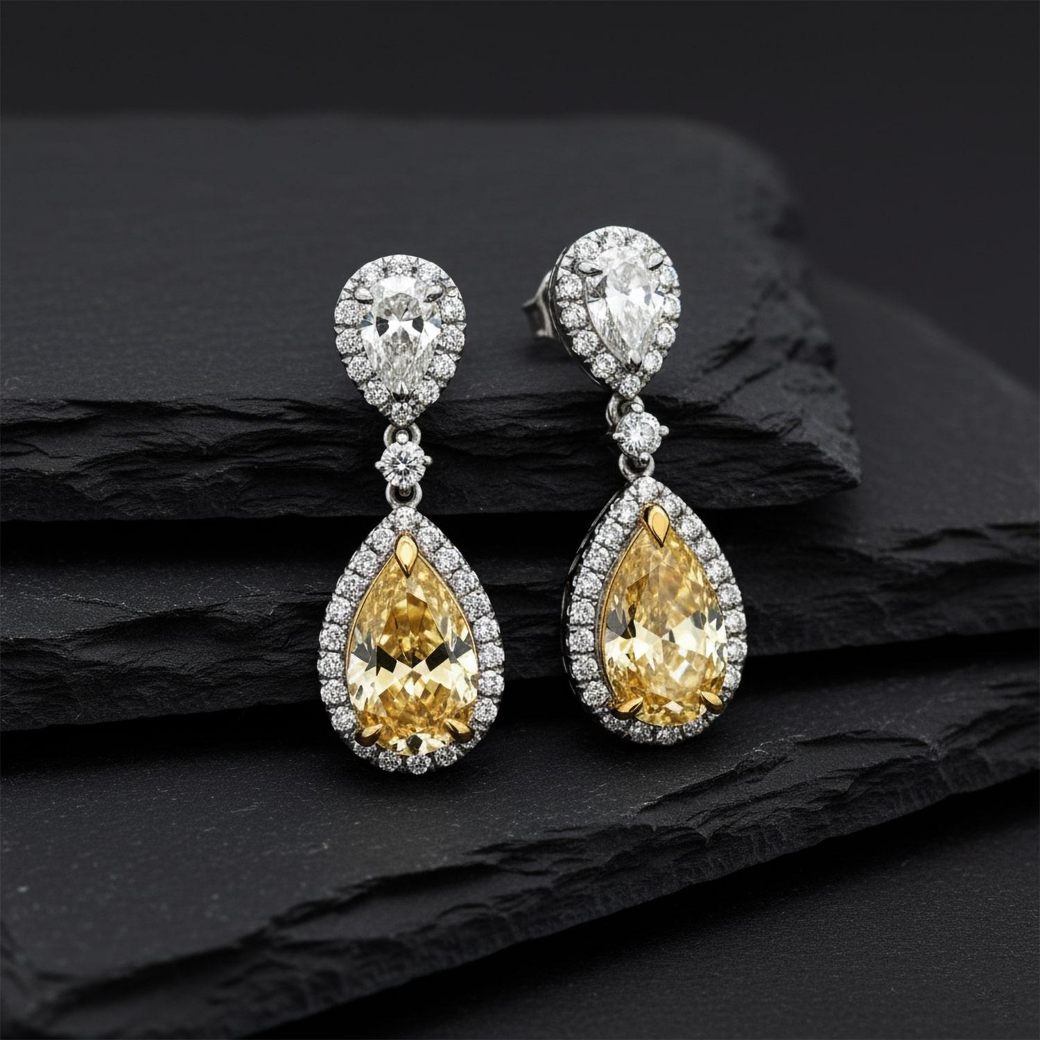 Taille poire Boucles d'oreilles en cascade Radiant Multi 14K avec diamants en forme de poire en vente