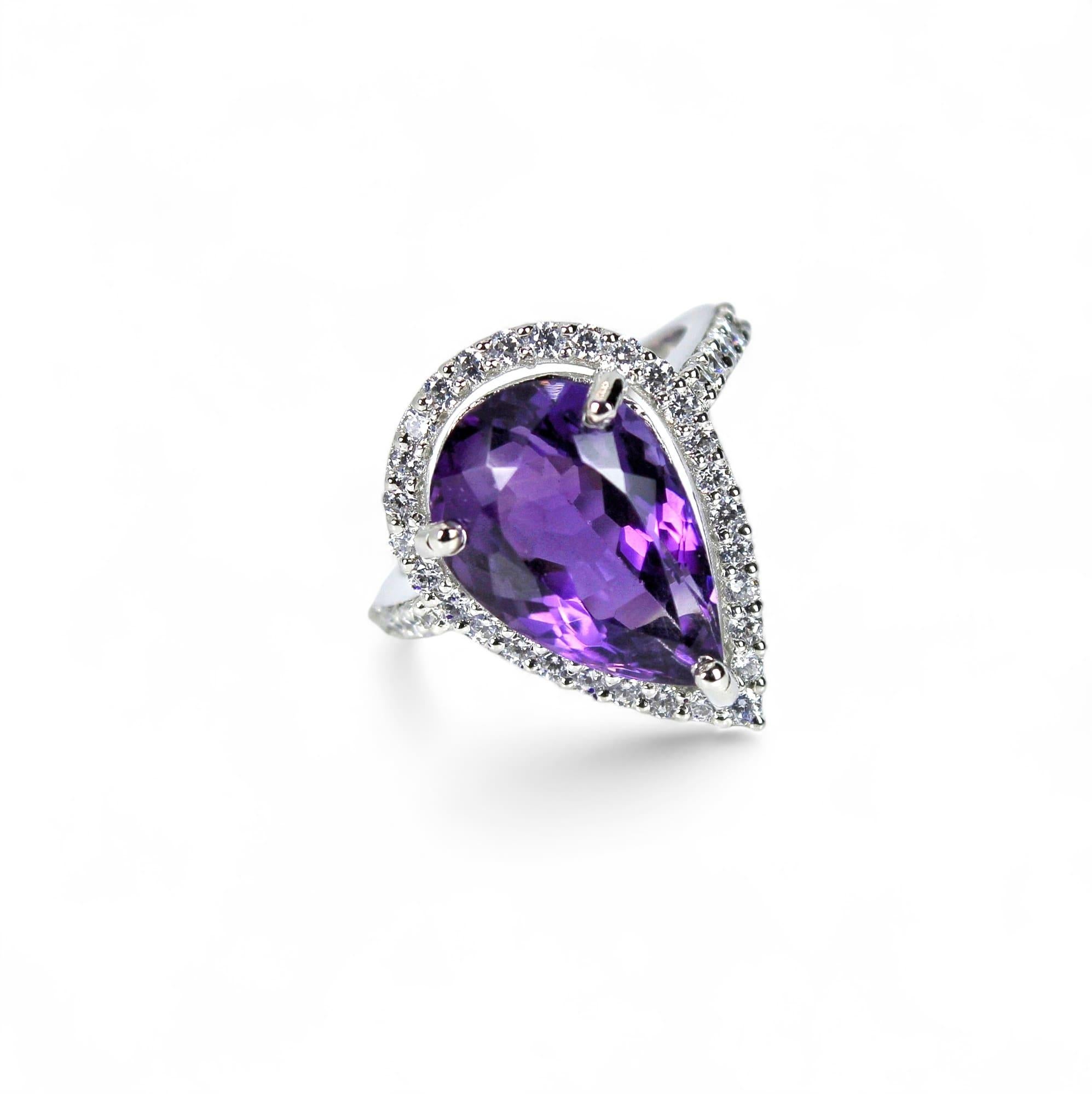 Birnenförmiger Amethyst-Ring (Tropfenschliff) im Angebot