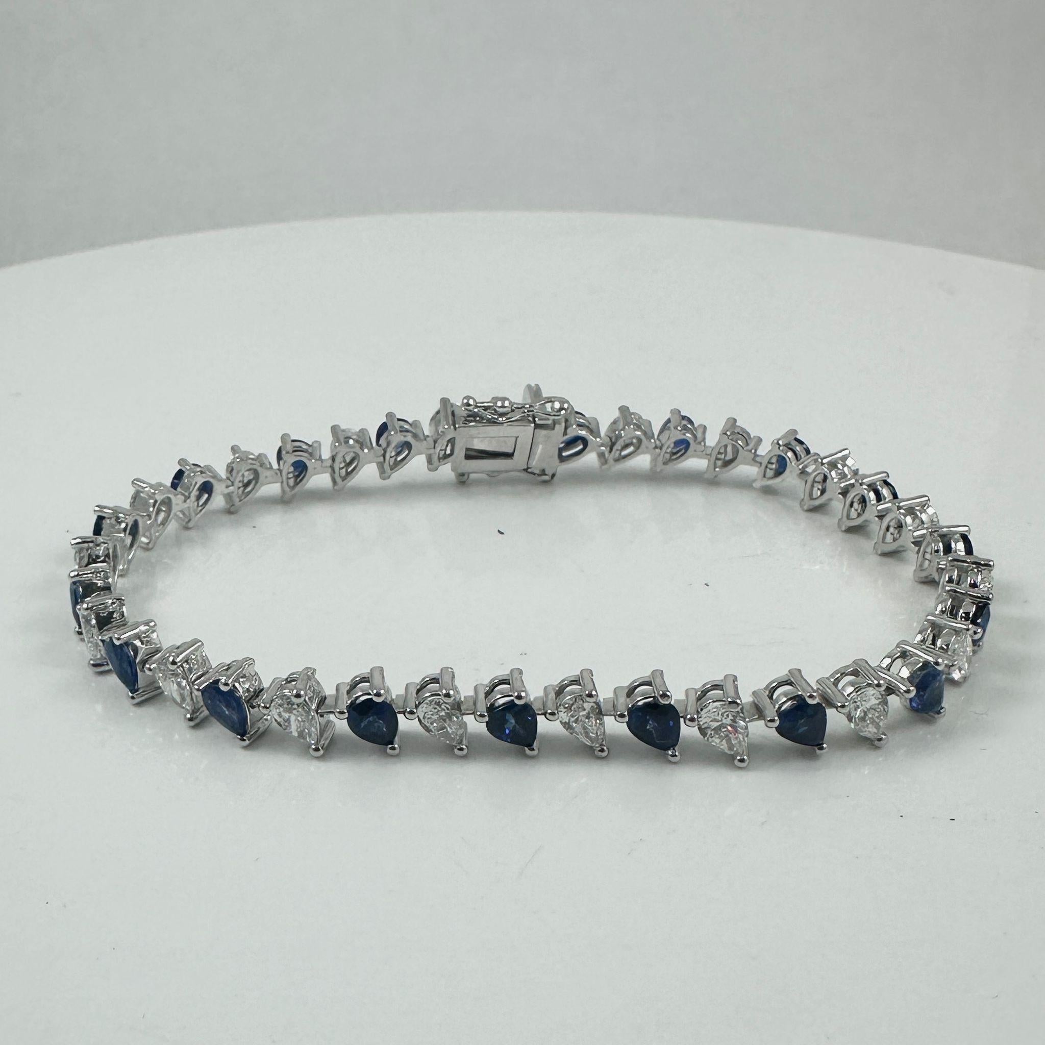 Armband aus 14 Karat Weißgold mit blauem Saphir und Diamant in Birnenform, 6,76 Karat (Tropfenschliff) im Angebot