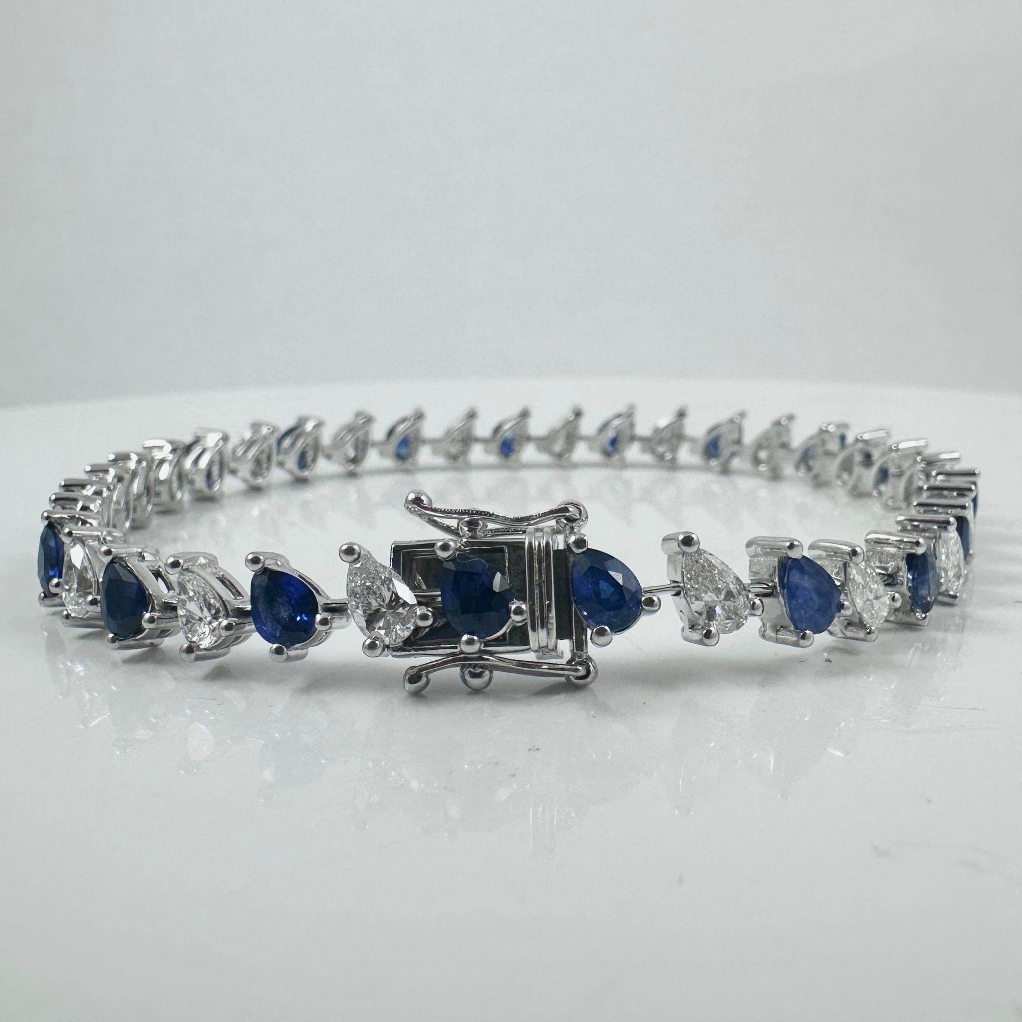 Armband aus 14 Karat Weißgold mit blauem Saphir und Diamant in Birnenform, 6,76 Karat im Zustand „Neu“ im Angebot in New York, NY