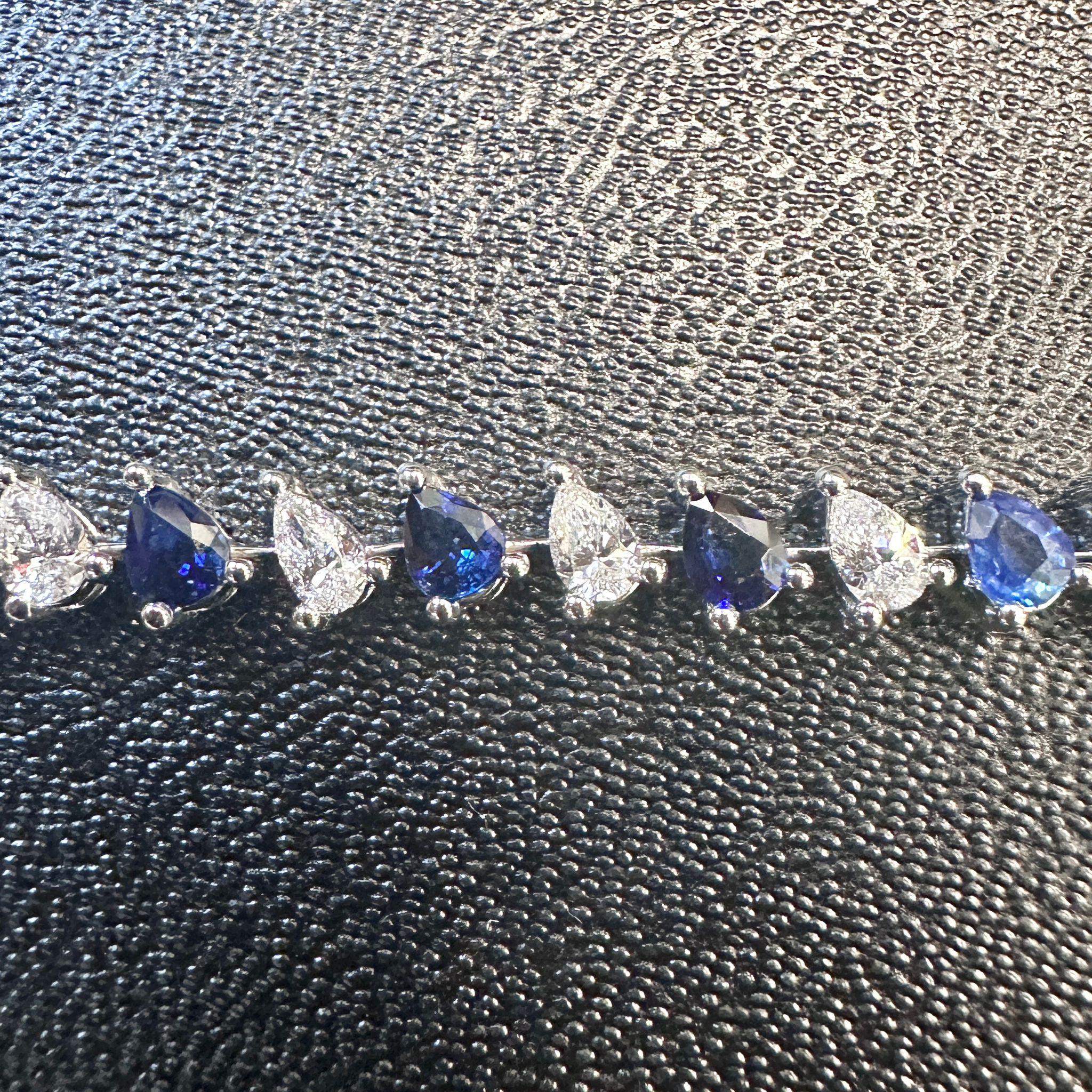 Armband aus 14 Karat Weißgold mit blauem Saphir und Diamant in Birnenform, 6,76 Karat Damen im Angebot