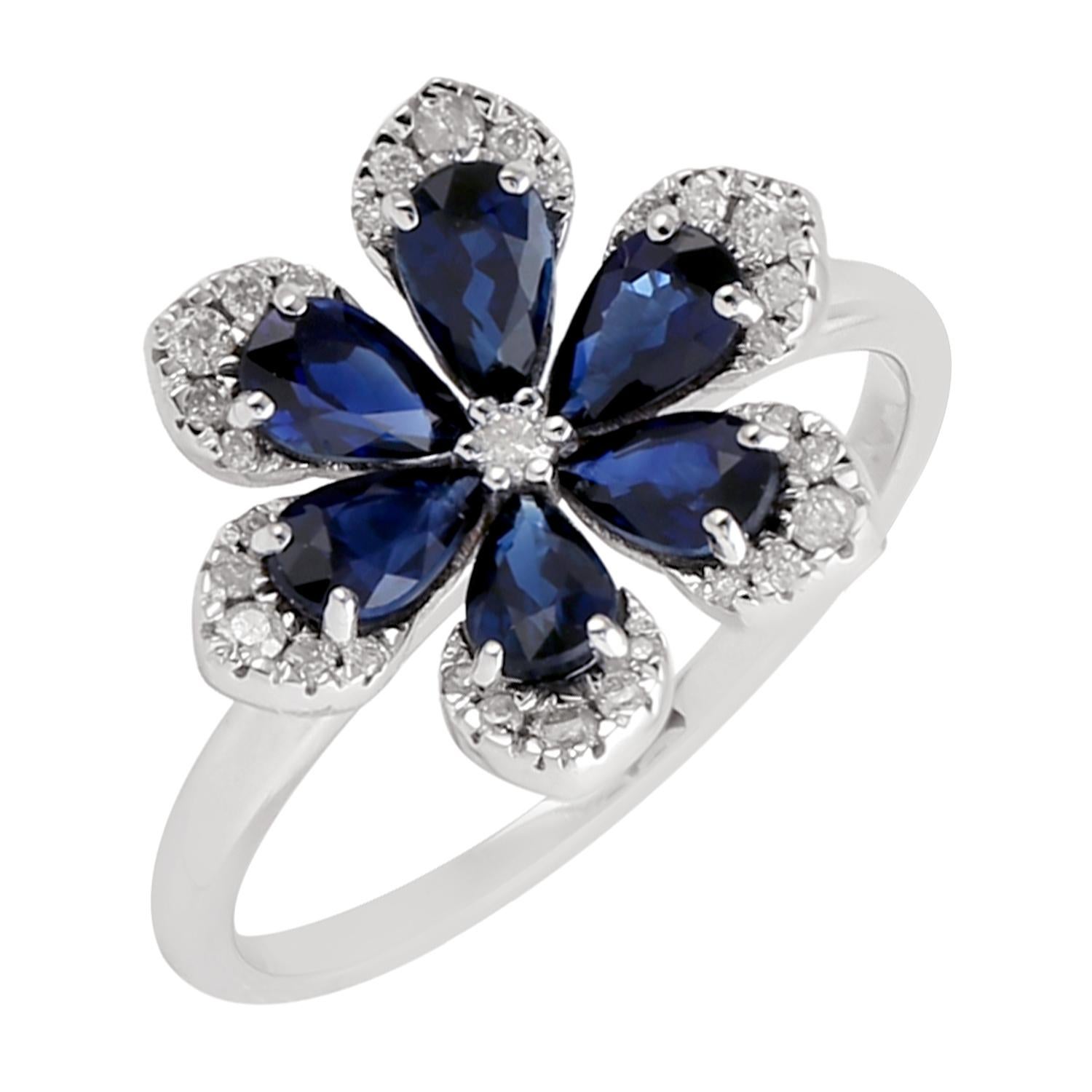 Anello con fiore di zaffiro blu e diamante a forma di pera in oro bianco 18 carati in vendita 1