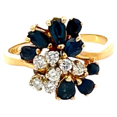 Bague en or jaune 14 carats avec saphirs bleus en forme de poire et diamants