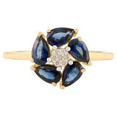 Anello a grappolo di zaffiri blu a forma di pera in oro giallo 14k con diamanti