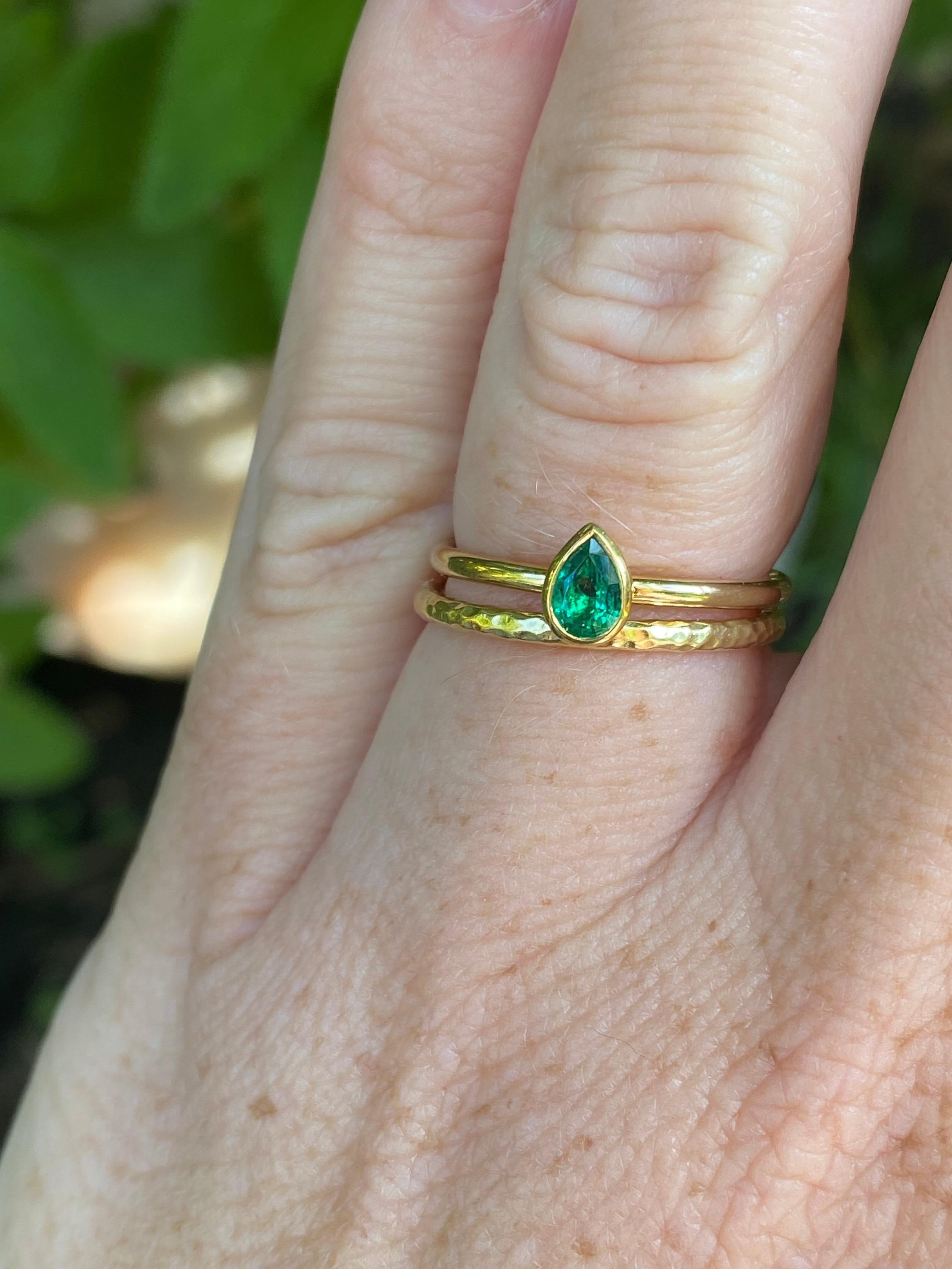 Round Cut Pear Shaped Colombian Emerald 18 Karat Gold Stacking Engagement Ring For Sale