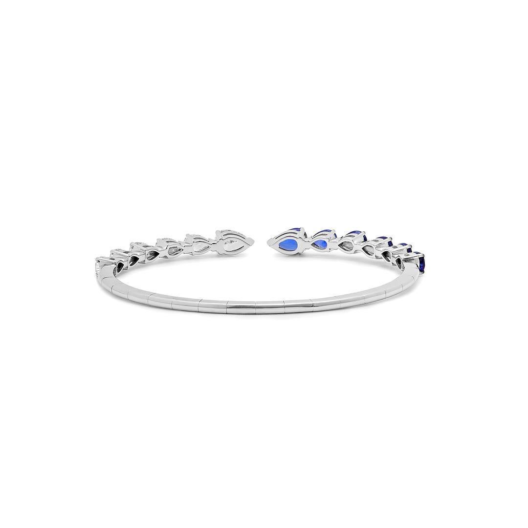 Contemporain Bracelet manchette en diamant poire et saphir bleu en vente