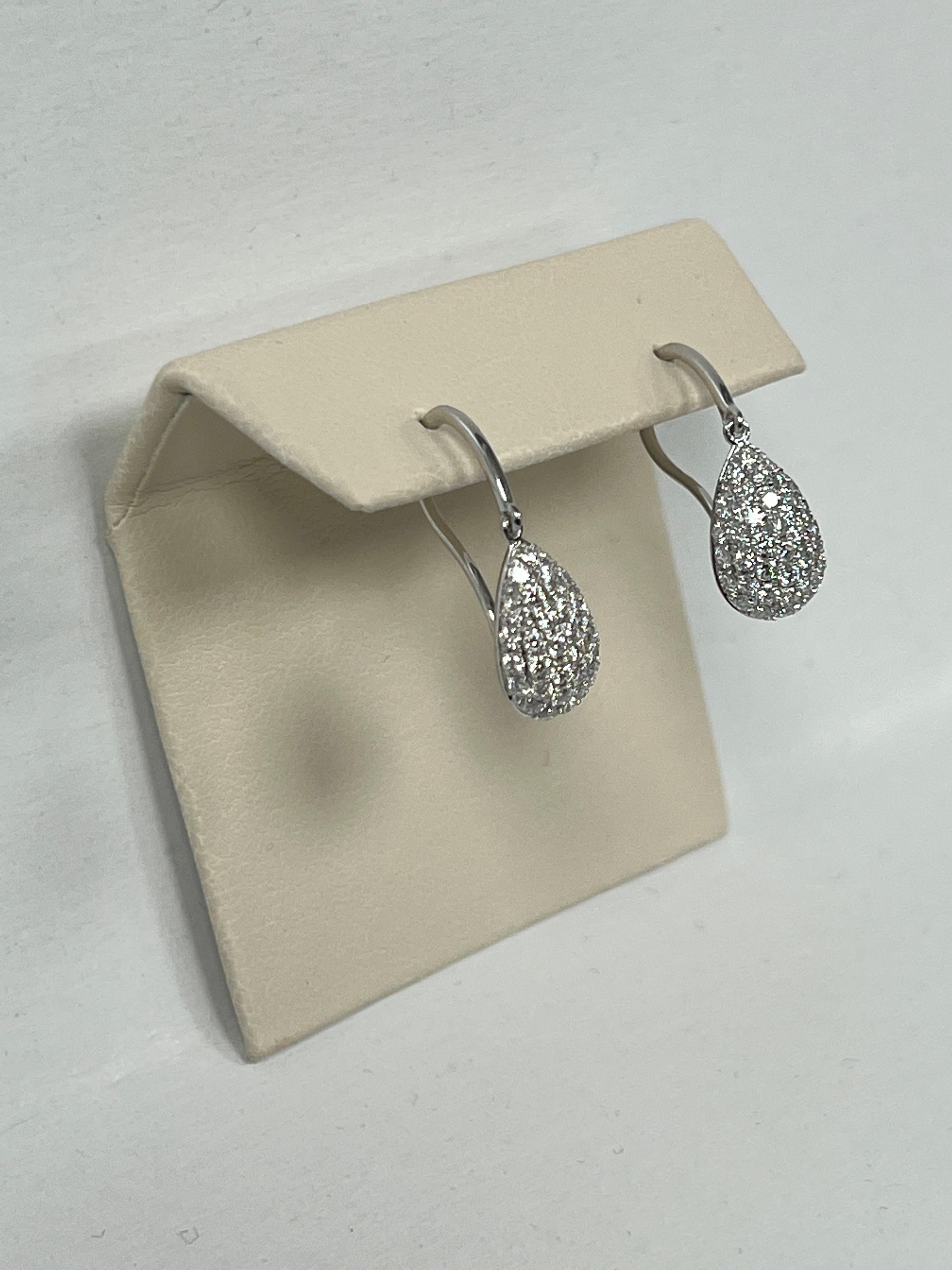 Brilliant Cut Pear Shaped Diamond Dangle Earrings For Sale