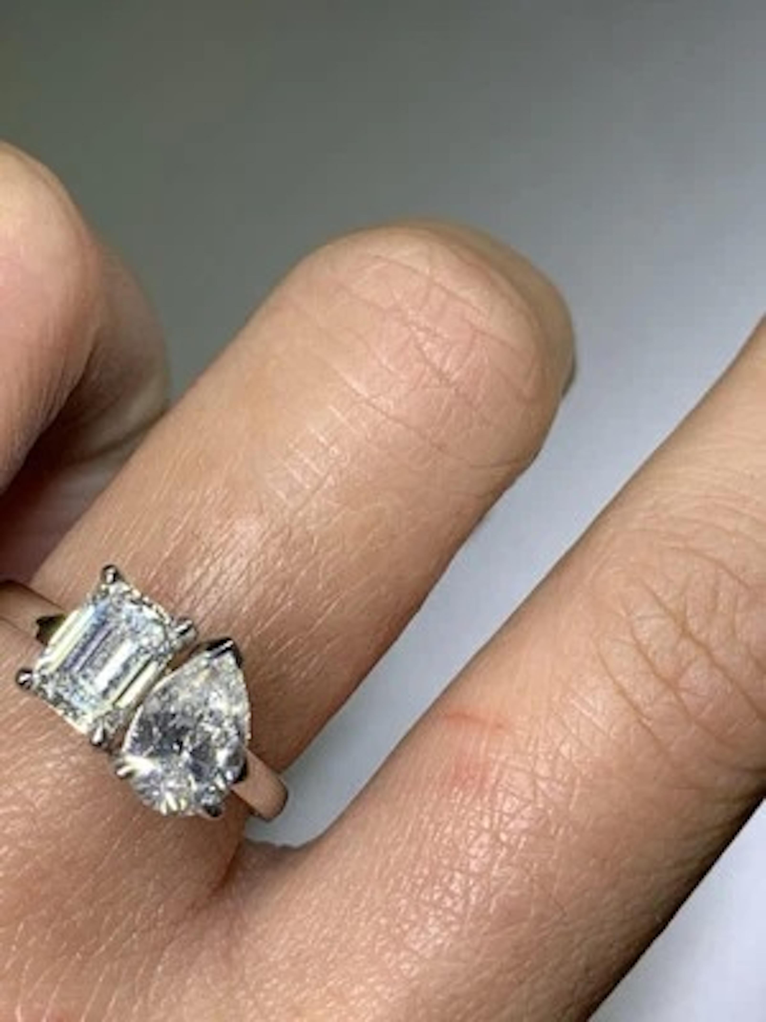 Pear Cut Pear shaped diamond GIA E SI1 0.91ct, emerald 0.95ct cut diamond GIA H VS1. For Sale