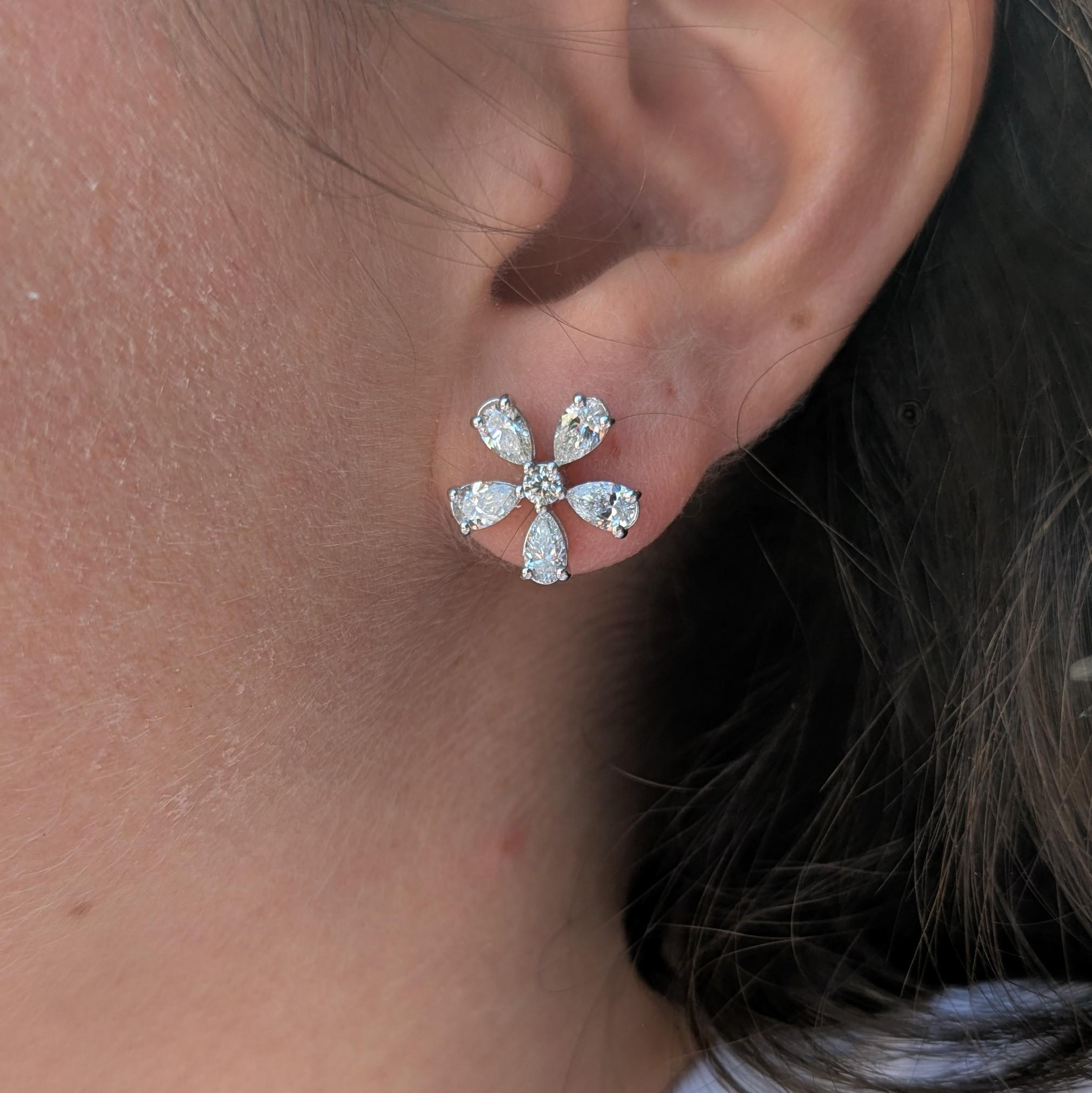 Pear-Shaped Diamond & Platinum Flower Stud Earrings For Sale 1