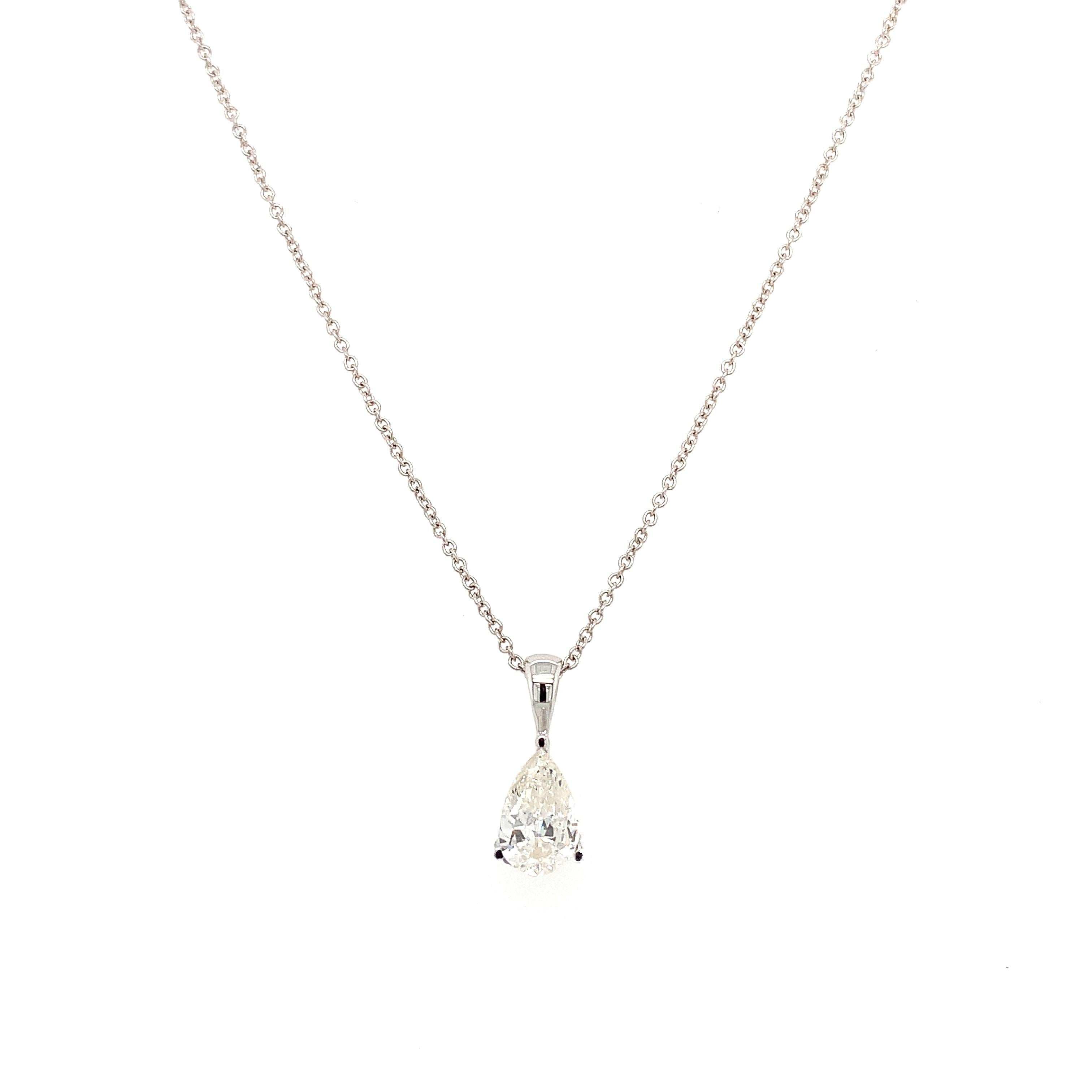 Pear shaped diamond solitaire drop pendant necklace 18k white gold  In New Condition For Sale In London, GB