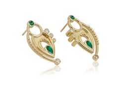 Ohrringe in Birnenform aus 18 Karat Gelbgold mit Diamanten und Smaragden