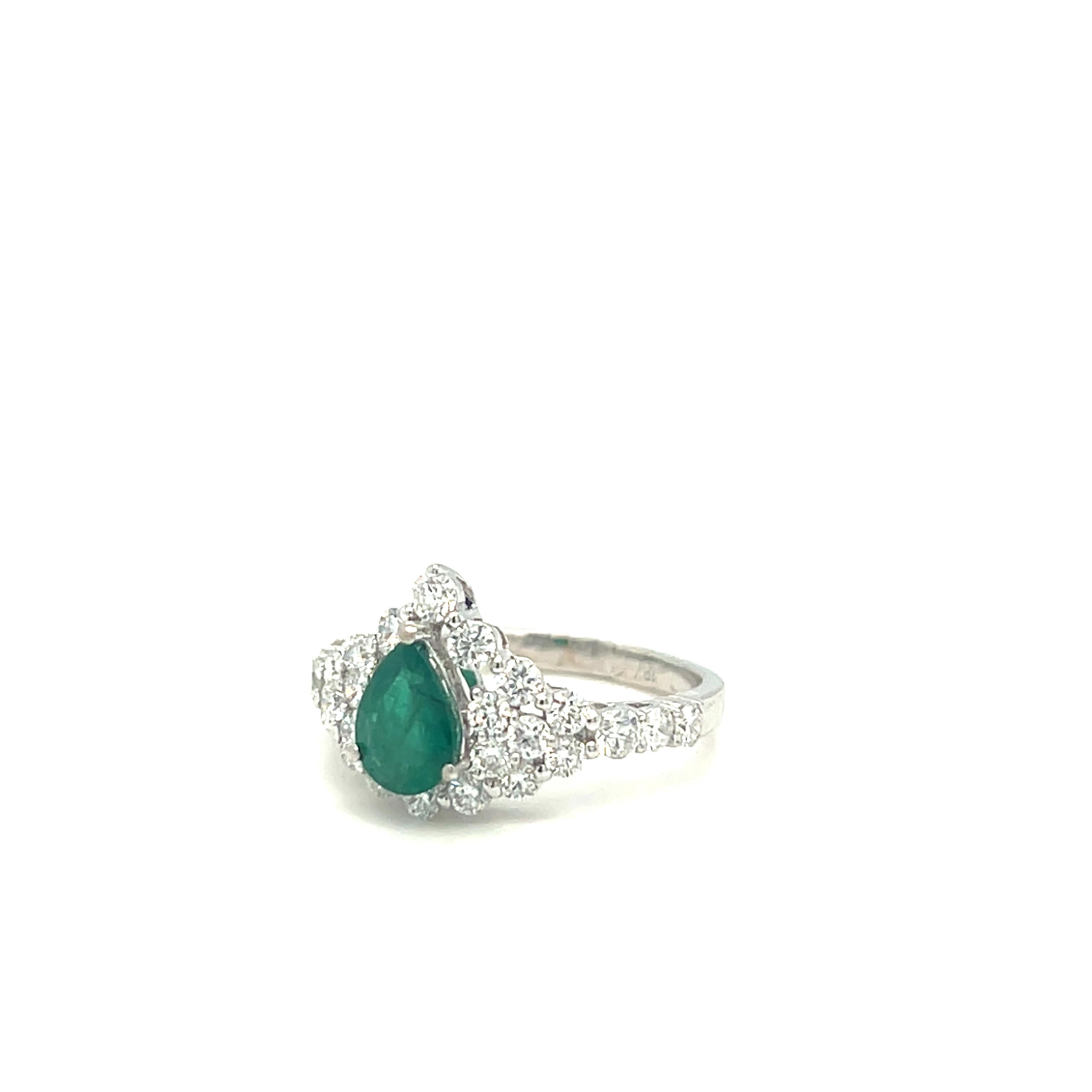 Birnenförmiger Smaragd- und Diamant-Cluster-Ring aus 18 Karat Weißgold im Angebot 5