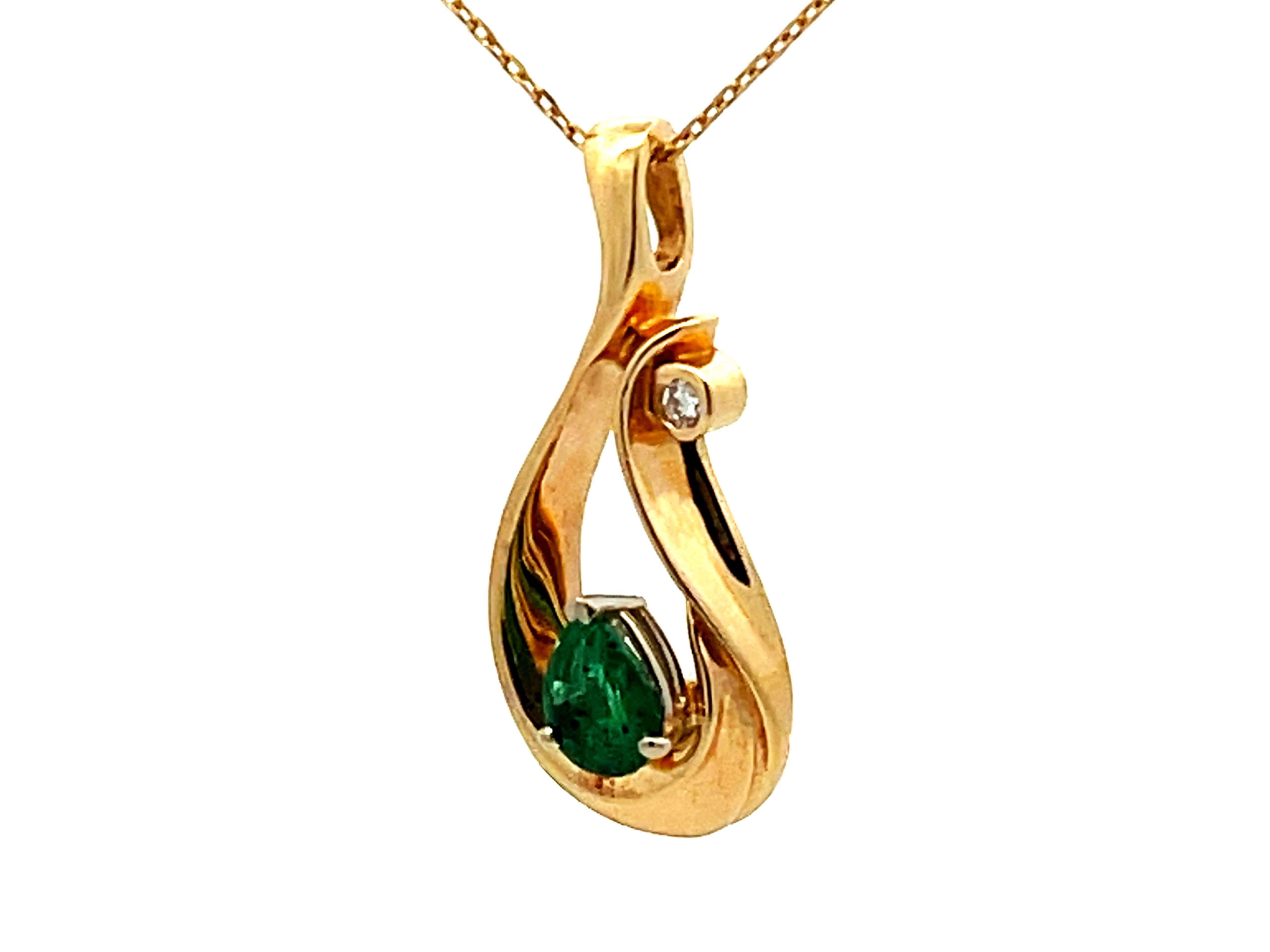 Pear Cut Pear Shaped Emerald and Diamond Necklace 14K Yellow Gold For Sale