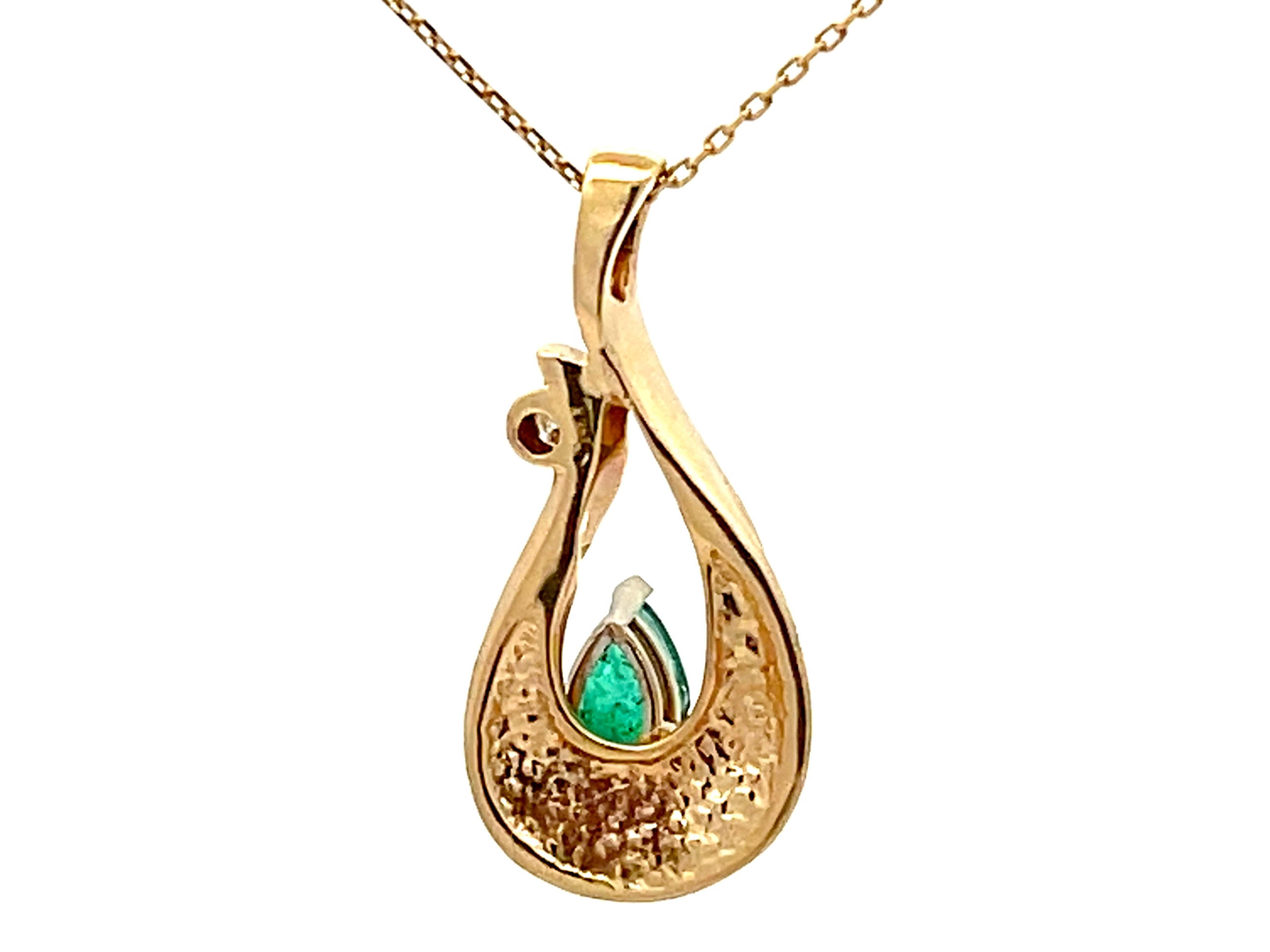 Pear Shaped Emerald and Diamond Necklace 14K Yellow Gold For Sale 1