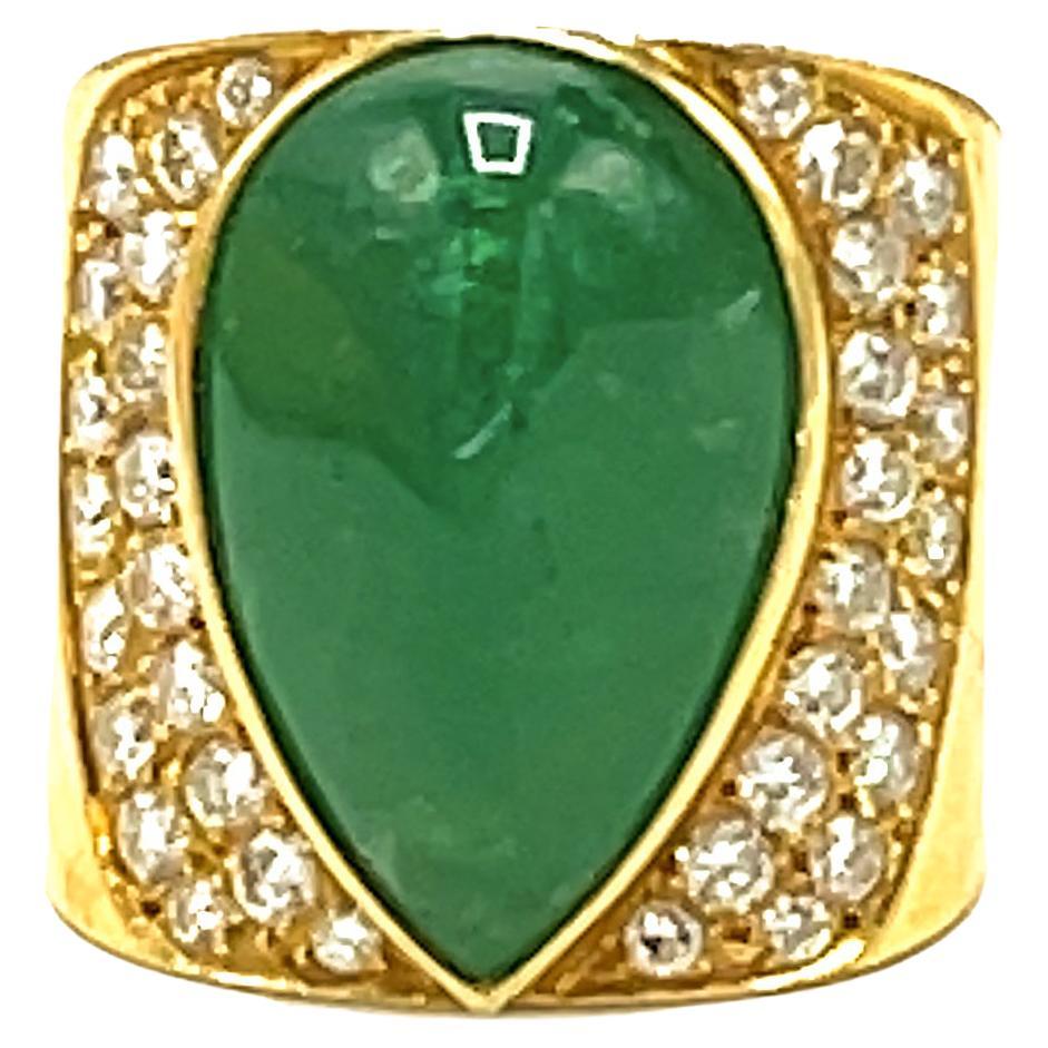 Pear Shaped Emerald and Diamond Delicate Textured Ring For Sale at 1stDibs