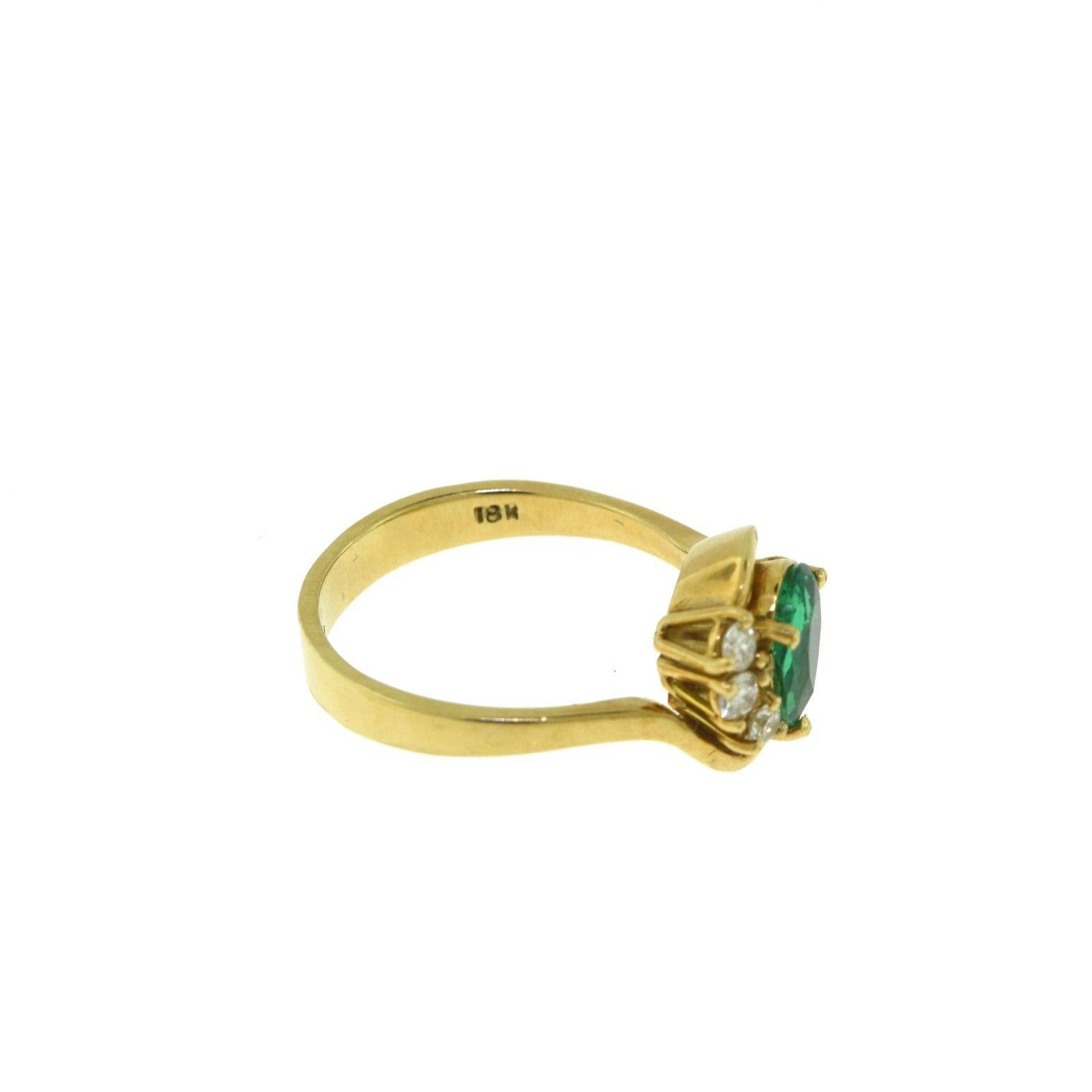 Women's or Men's Pear Shaped Emerald and Diamond Yellow Gold Ring