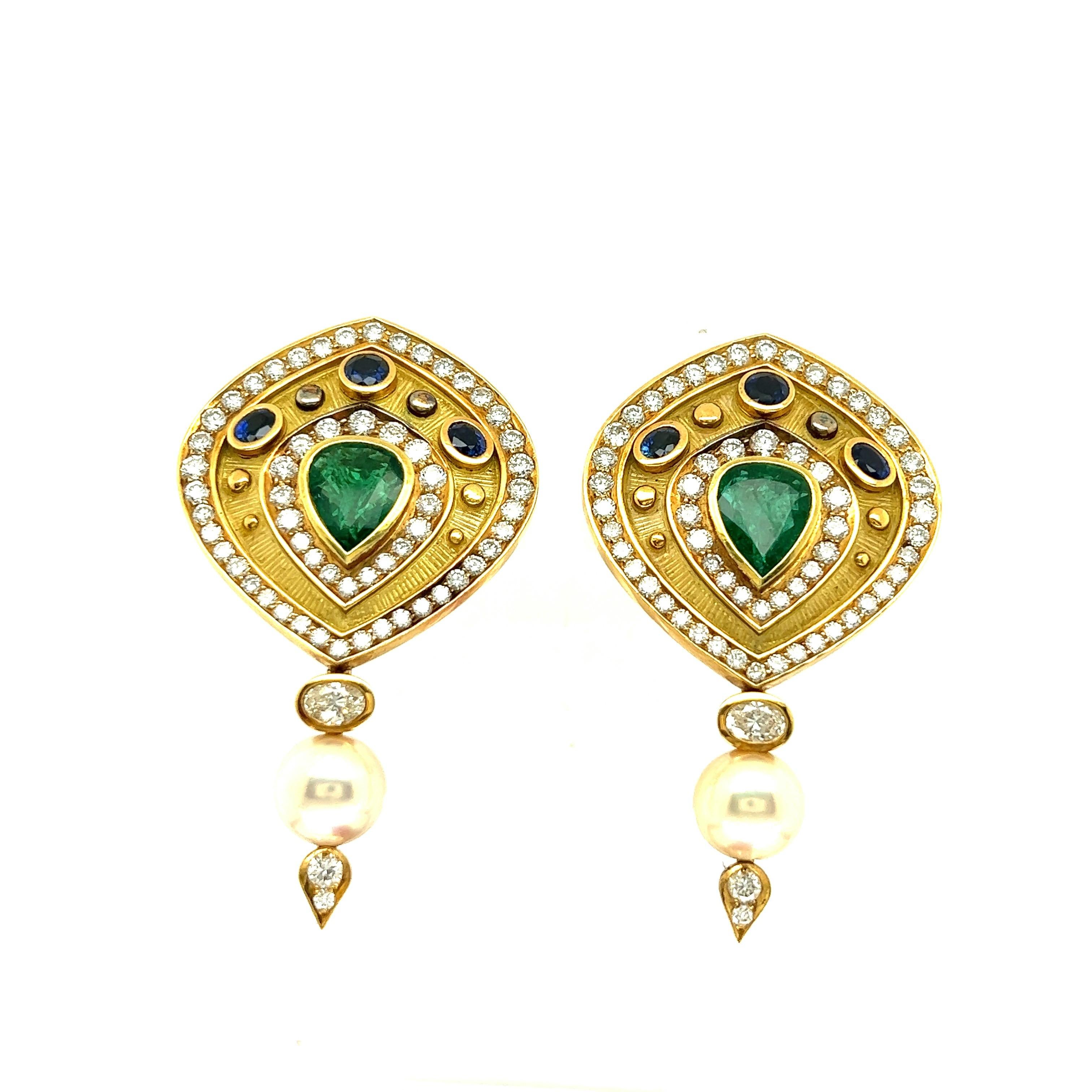 Pear Shaped Emerald, Diamond, and Sapphire 18k Yellow Gold Earrings In Excellent Condition For Sale In New York, NY