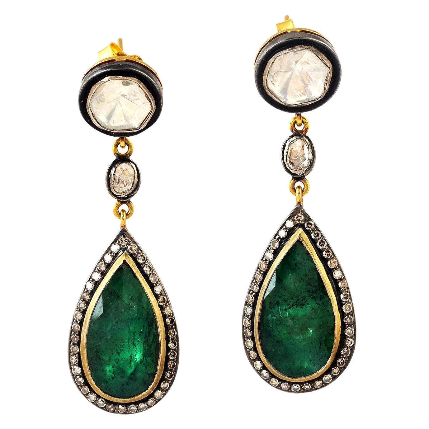 Boucle d'oreille émeraude en forme de poire avec diamants en or et argent 14k en vente