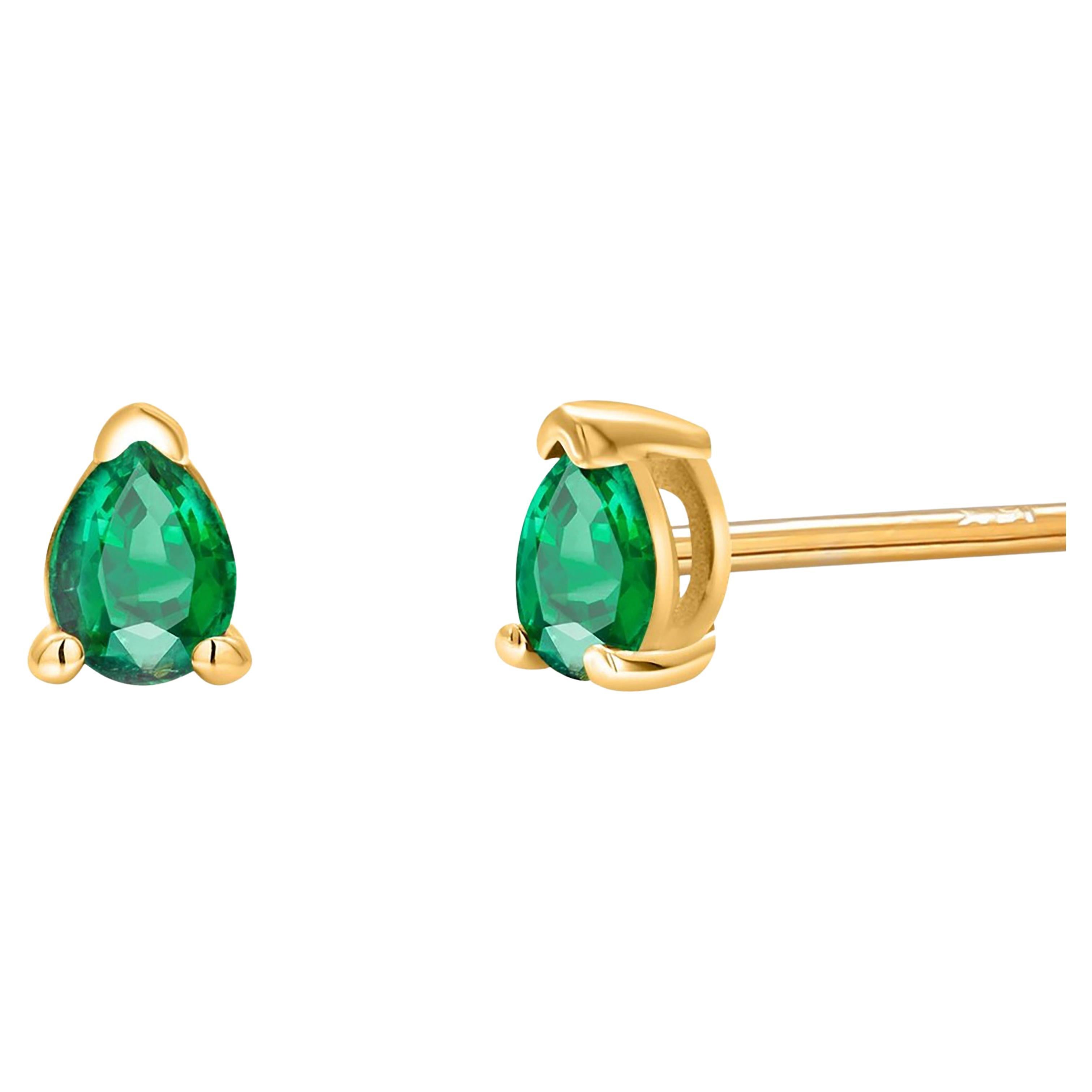 Tiny Pear Emerald 0.20 Carat 14 Karat Yellow Gold 0.17 Inch Stud Earrings 