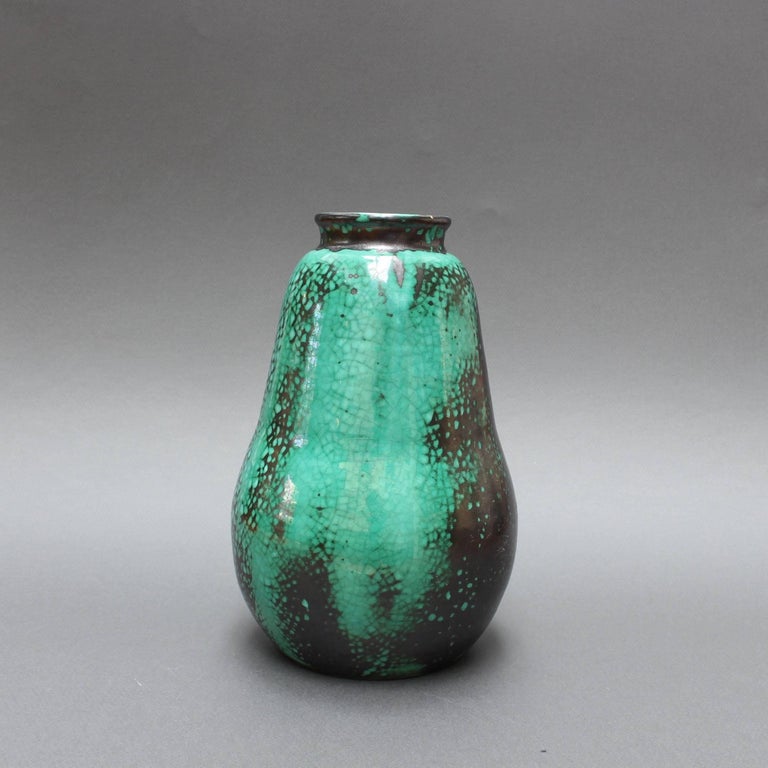 Pear-Shaped Green and Black Ceramic Vase by Primavera, circa 1930s For Sale 6