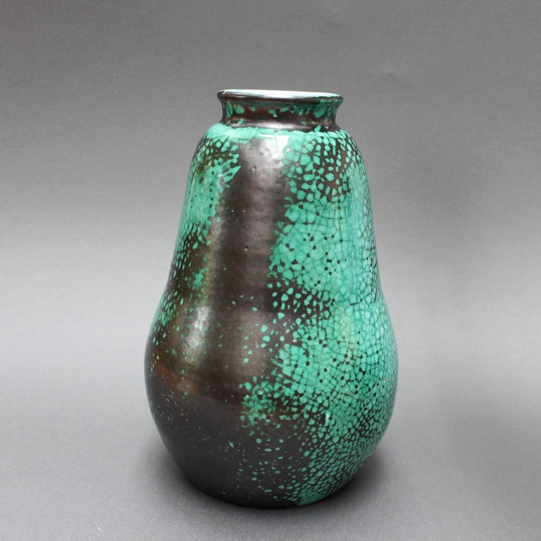 Pear-Shaped Green and Black Ceramic Vase by Primavera, circa 1930s For Sale 1