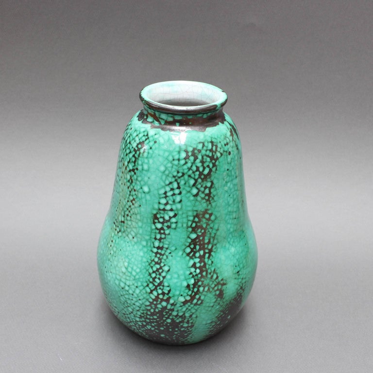 Pear-Shaped Green and Black Ceramic Vase by Primavera, circa 1930s For Sale 3