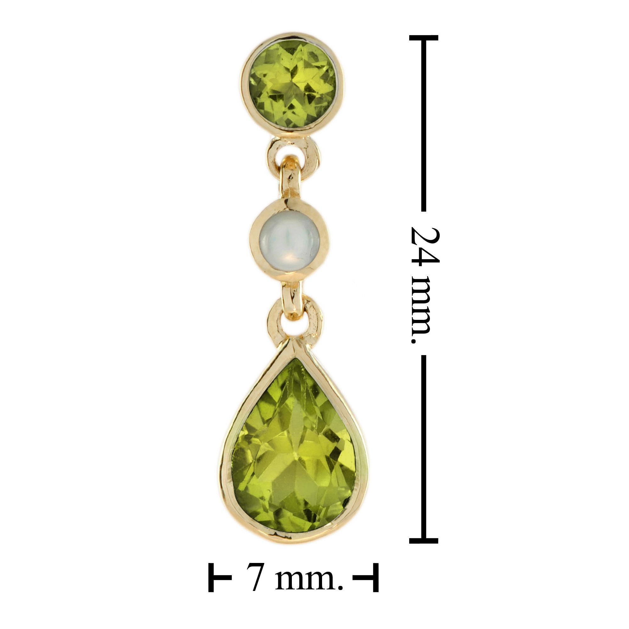 Pear Shaped Green Peridot & Peal Drop 14K Yellow Gold Earrings In New Condition For Sale In Oakton, VA