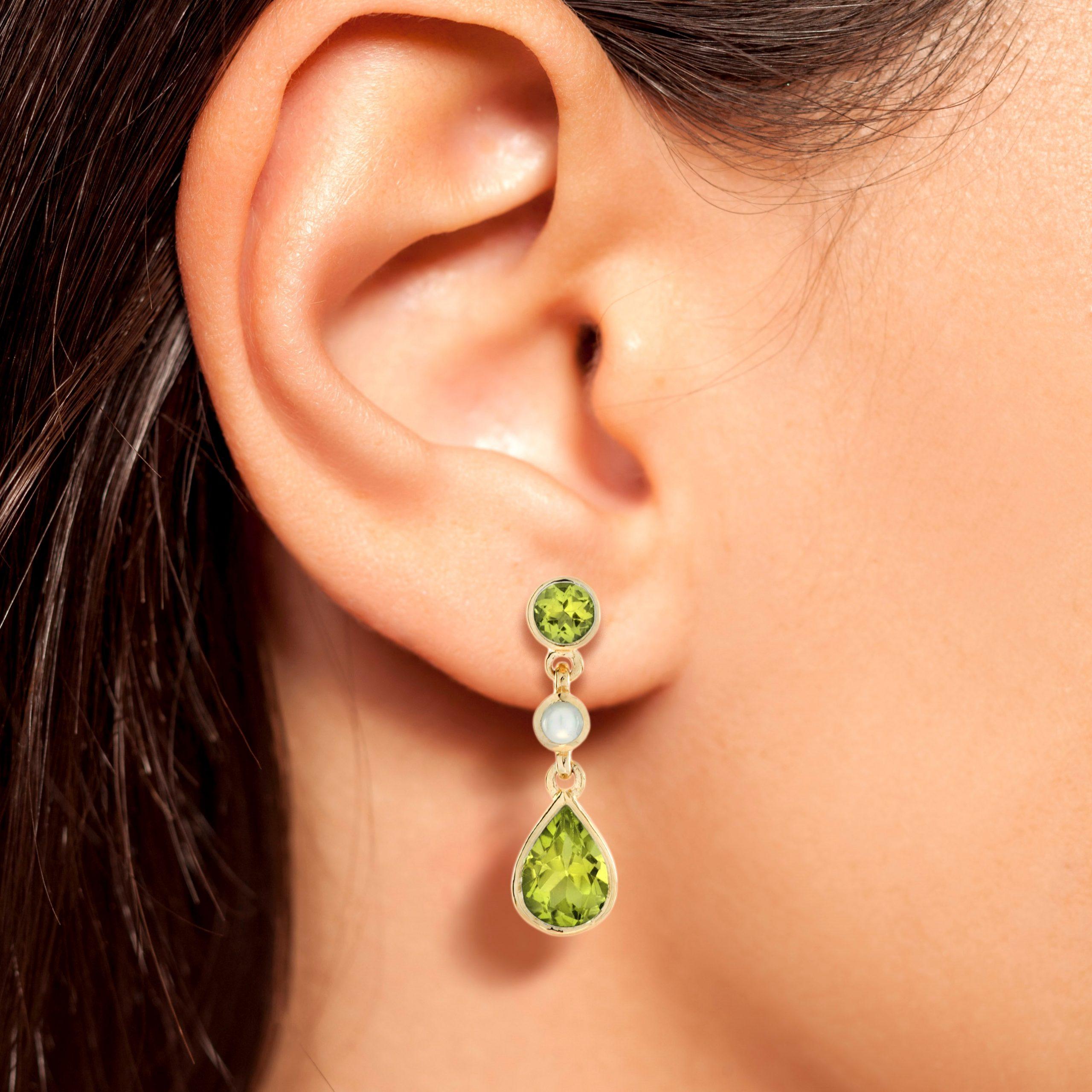 Women's Pear Shaped Green Peridot & Peal Drop 14K Yellow Gold Earrings For Sale