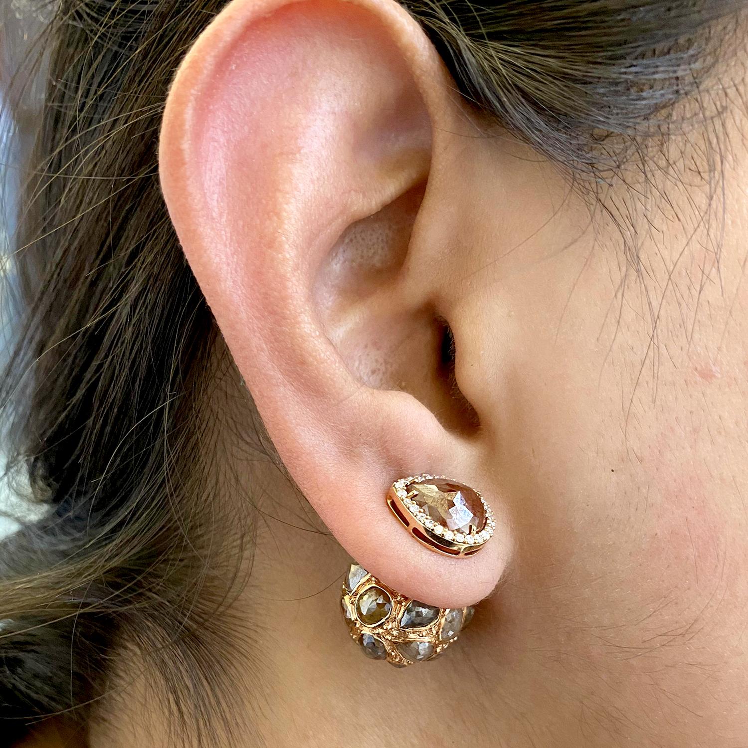 Boucles d'oreilles en forme de glace en or jaune 18 carats avec diamants en forme de poire Neuf - En vente à New York, NY