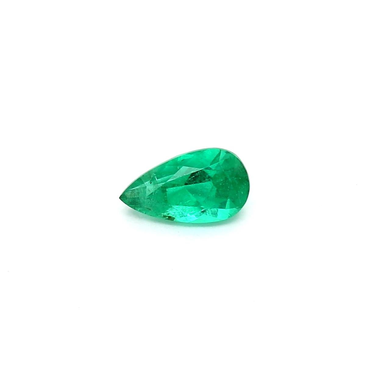 An amazing Russian Emerald which allows jewelers to create a unique piece of wearable art.
This exceptional quality gemstone would make a custom-made jewelry design. Perfect for a Ring or Pendant.

Shape - Pear
Weight - 0.57 ct
Treatment -