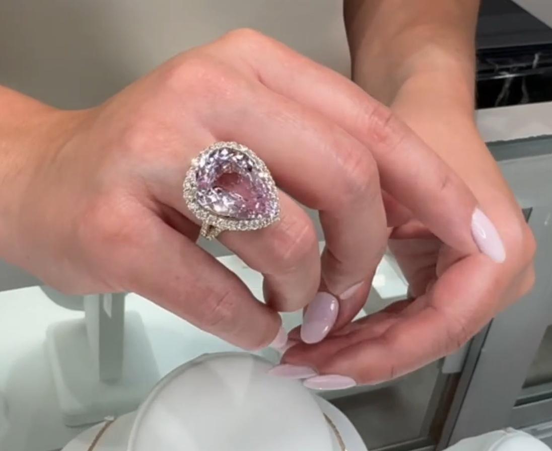 14K Gelbgold Kunzit Halo Birnenförmiger Ring mit Halo im Angebot 1