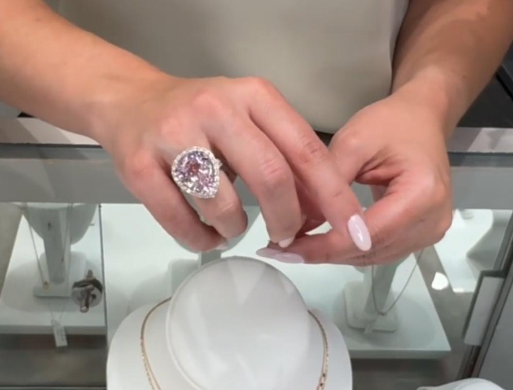 14K Gelbgold Kunzit Halo Birnenförmiger Ring mit Halo im Angebot 2