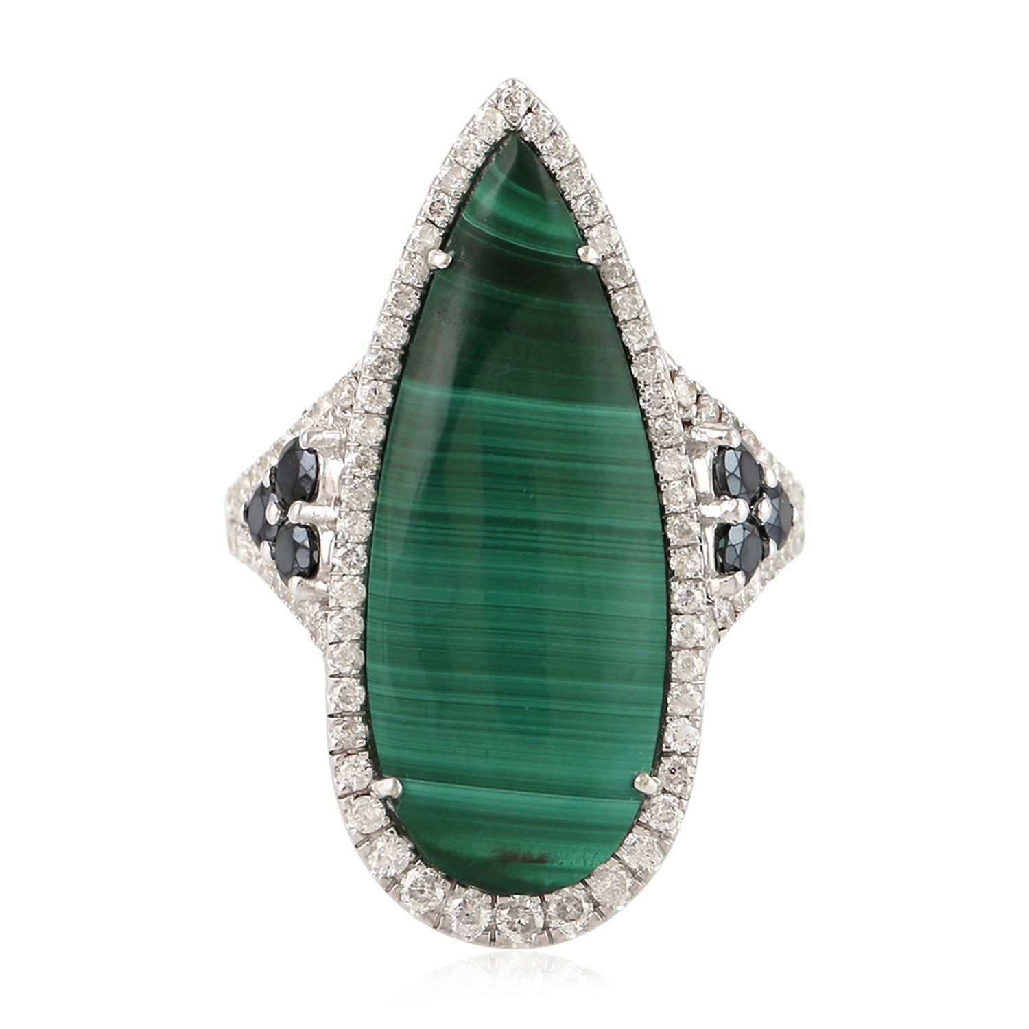 Pear Shaped Malachite Cocktail Ring With Spinel & Diamonds In 18k White Gold In New Condition For Sale In New York, NY