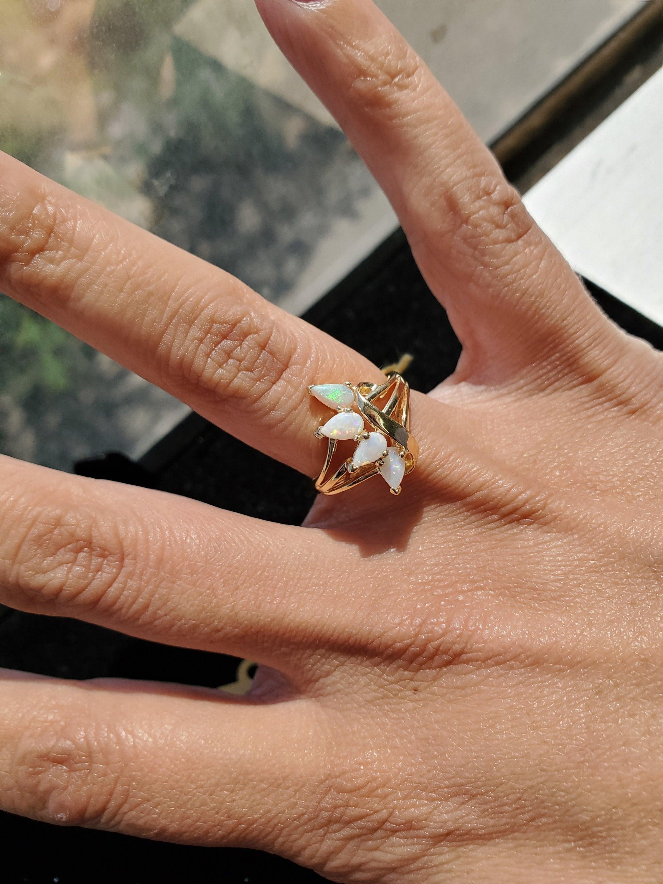 Pear Shaped Opal Ring 10k Yellow Gold In New Condition For Sale In Sugar Land, TX