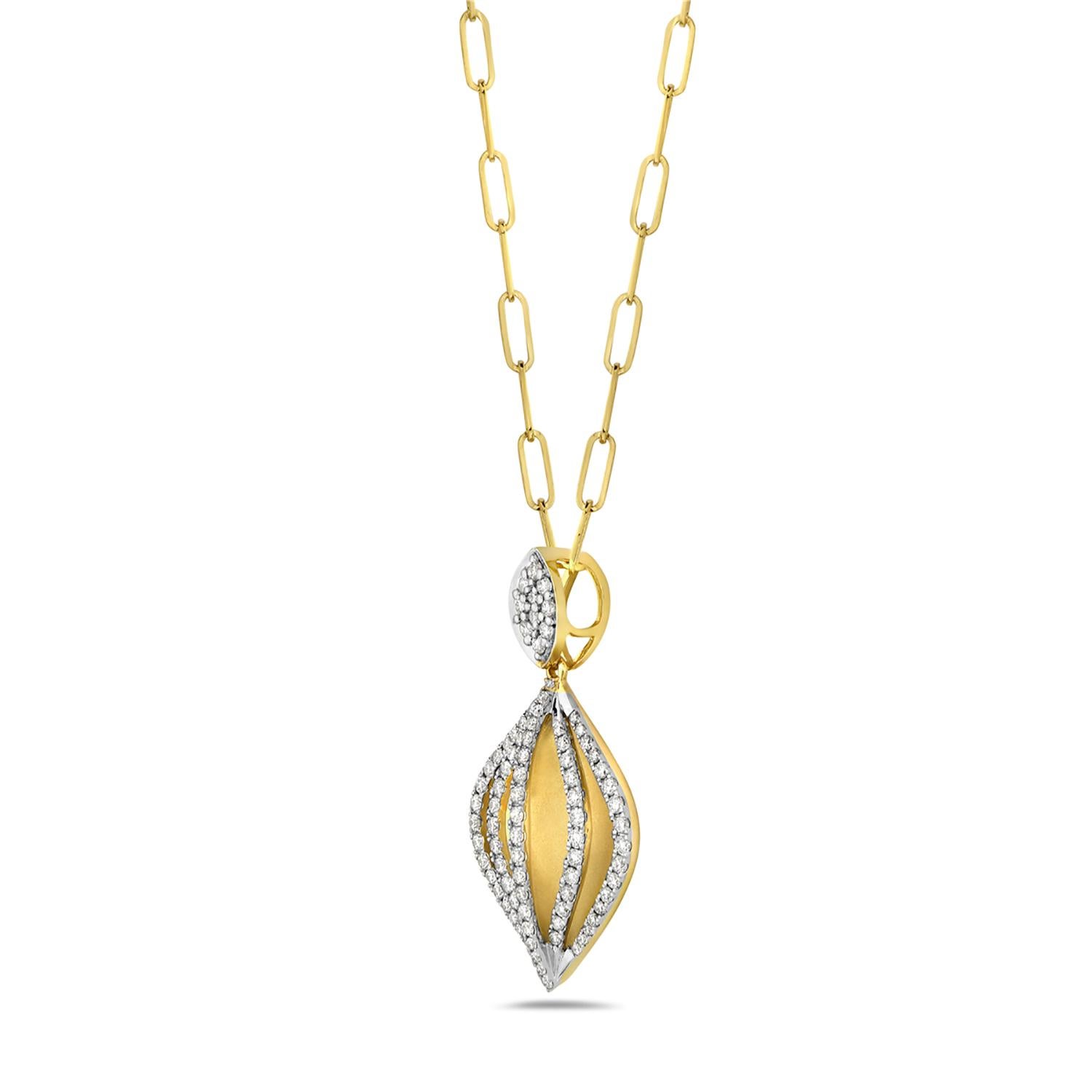 Art déco Pendentif en forme de poire avec diamants VS fabriqué en or jaune 14 carats en vente