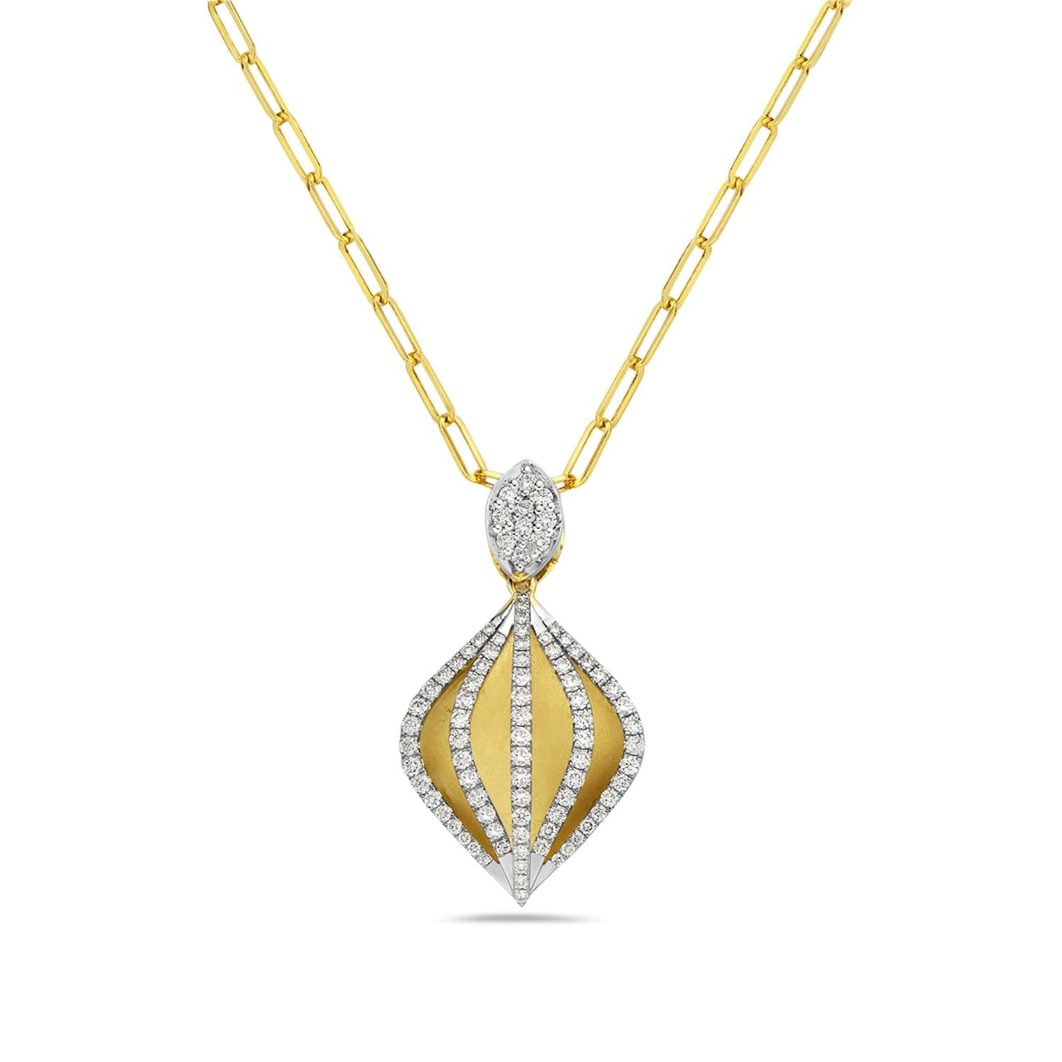 Pear Shaped Pendant with VS Diamonds Made in 14k Yellow Gold In New Condition For Sale In New York, NY