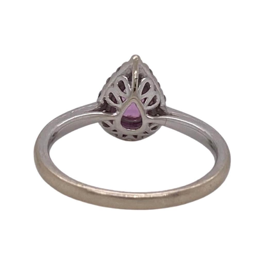Anello con zaffiro rosa a forma di pera e diamante a raggiera in oro bianco In condizioni buone in vendita a Miami, FL