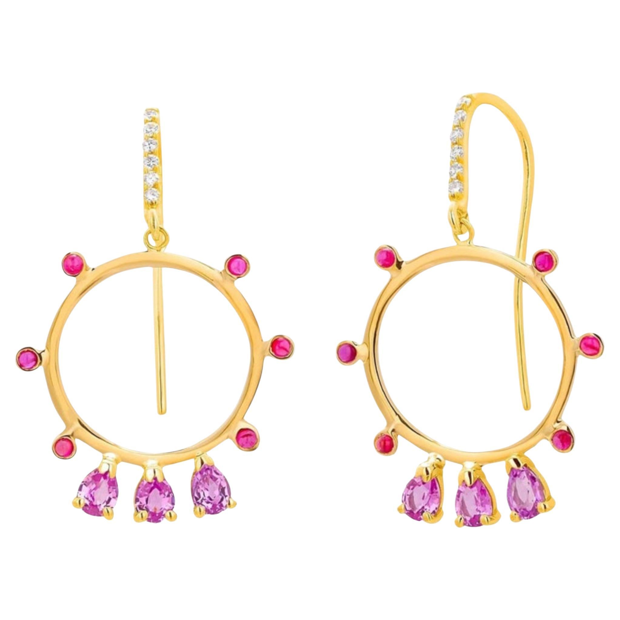 Cercle en or jaune en forme de poire, saphir rose, diamant et bergère en vente